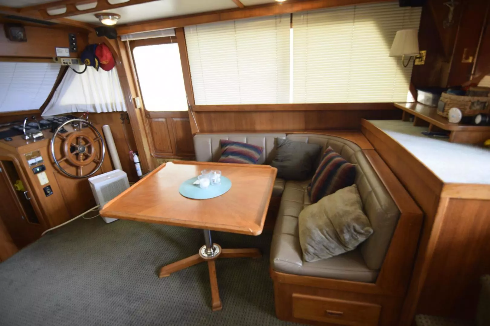 1987 Jefferson Sundeck - Image 10
