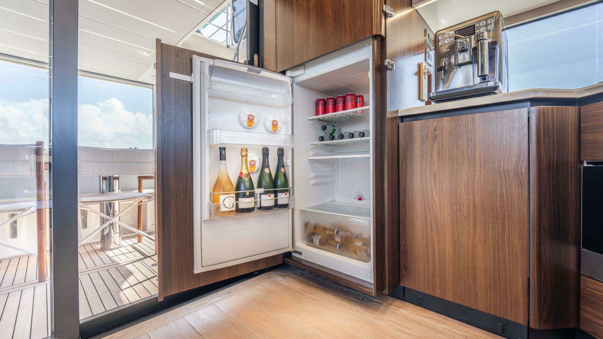 2019 Absolute 58 Fly - Image 19