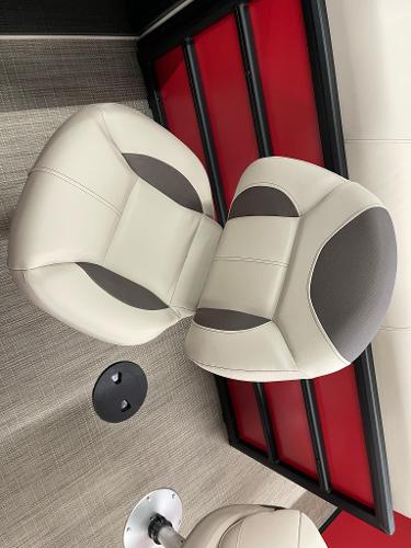 2025 Bentley Pontoons 200 Fish-N-Cruise boat seat with red and black paneling.