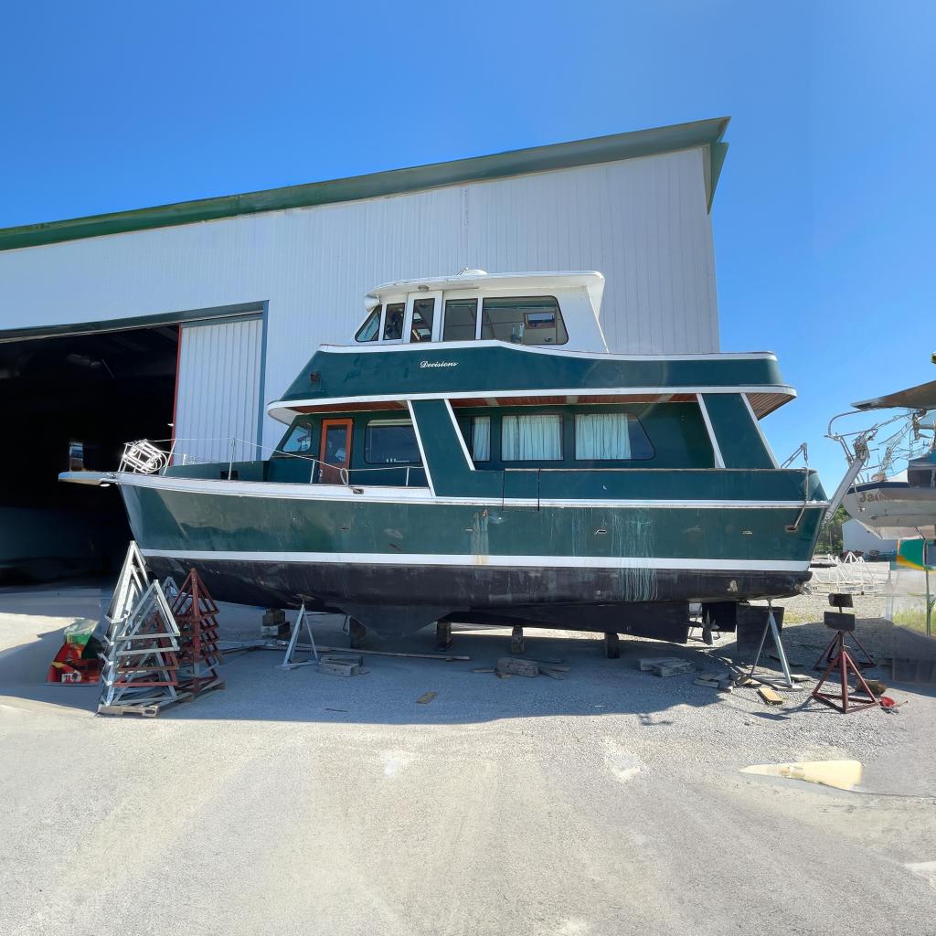 1966 Custom Vinette 430 Trawler