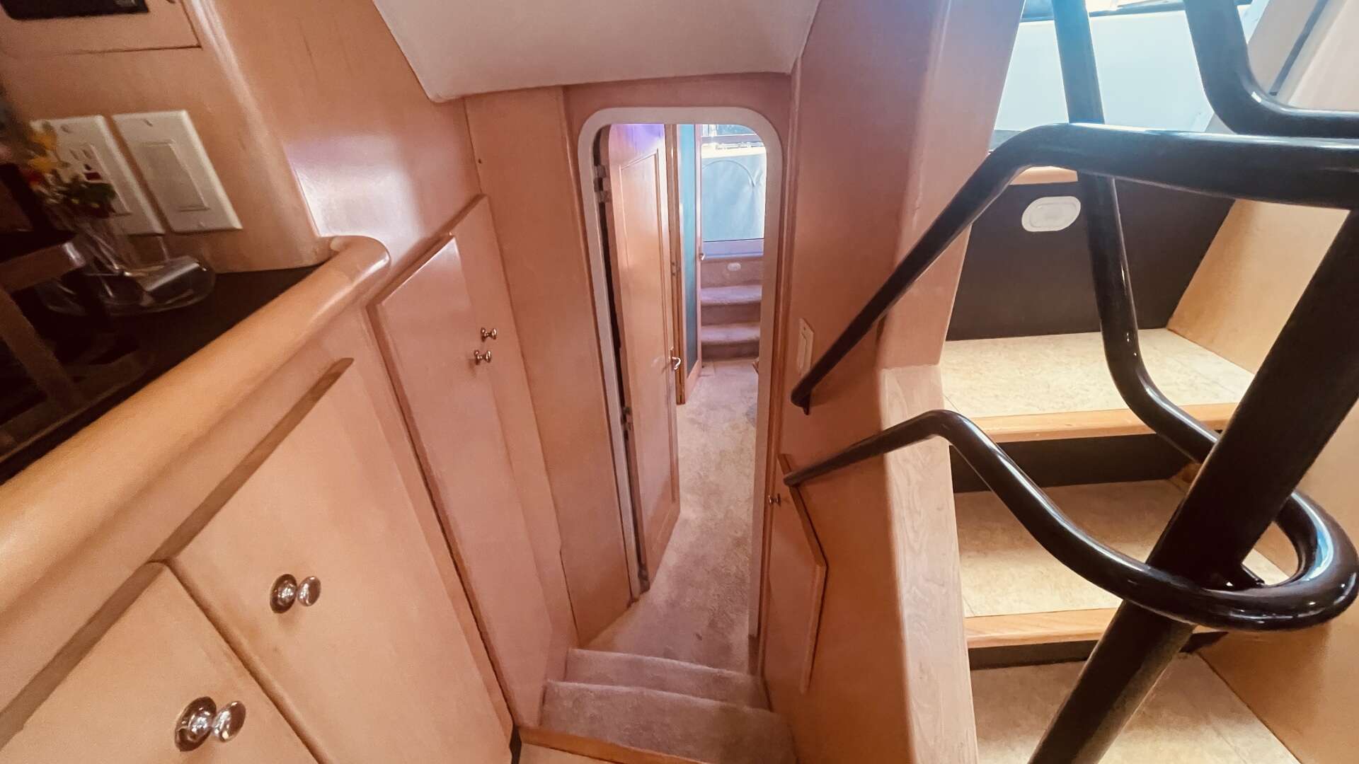 1997 CARVER YACHTS 500 COCKPIT MY - Image 27