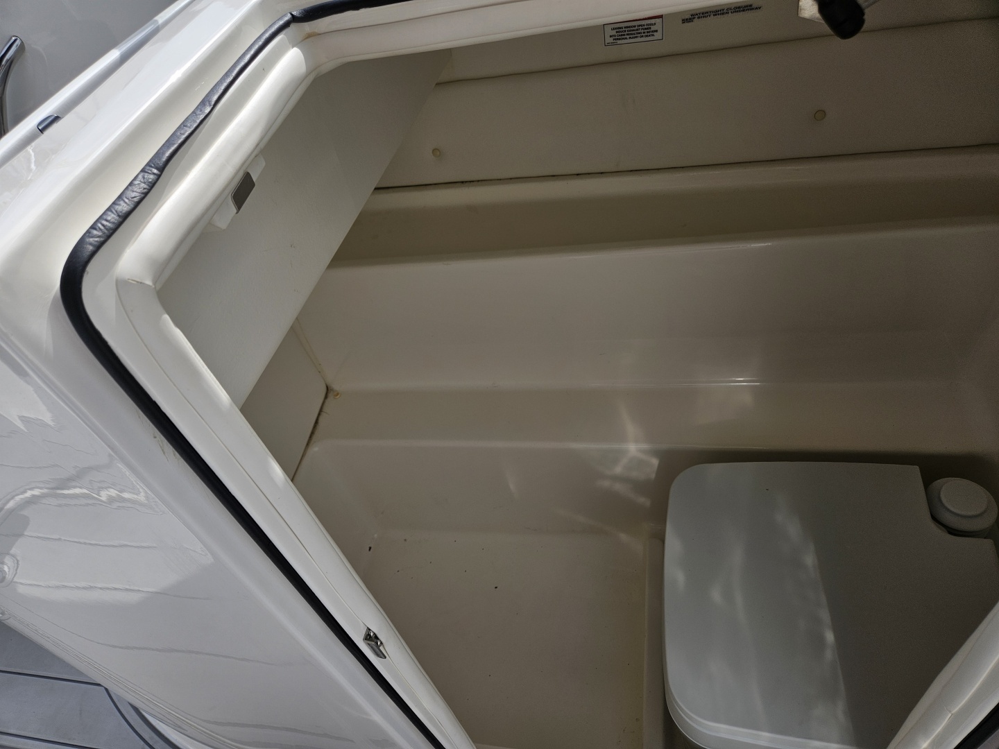 2024 Bayliner VR6 Bowrider OB - Image 11
