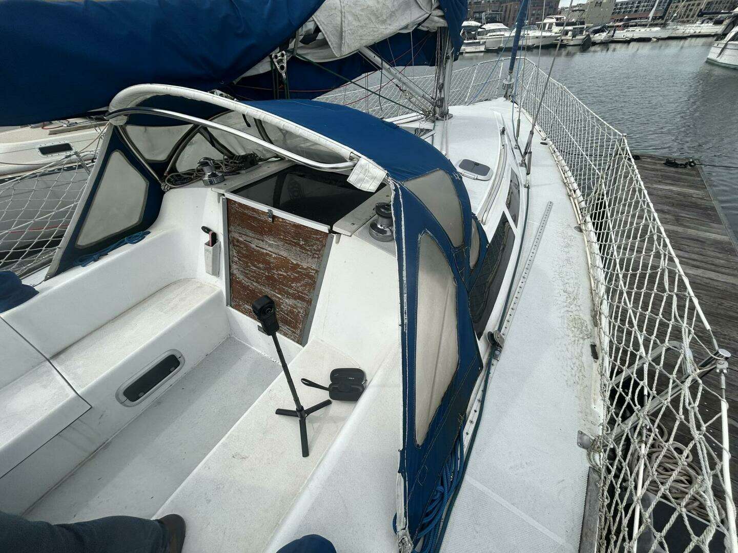1995 Catalina 320 - Image 38
