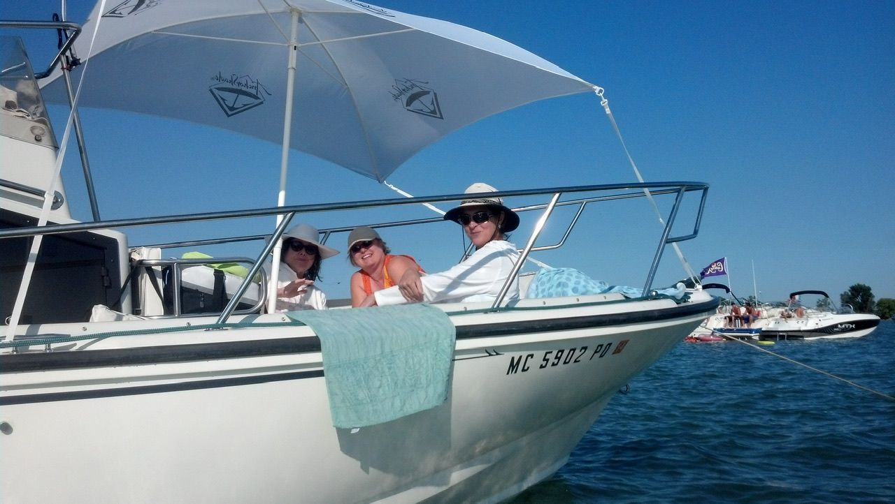 1994 Boston Whaler 24 Outrage - 17