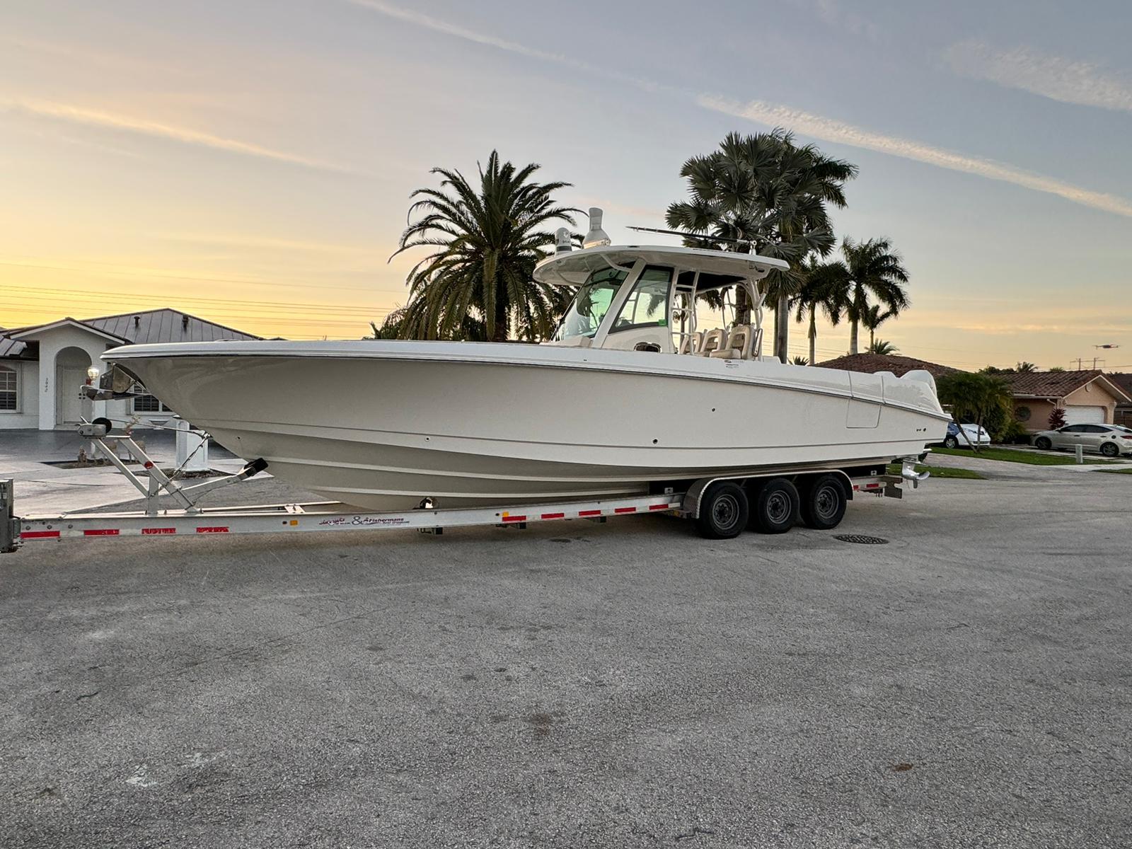 2021 Boston Whaler 350 Outrage