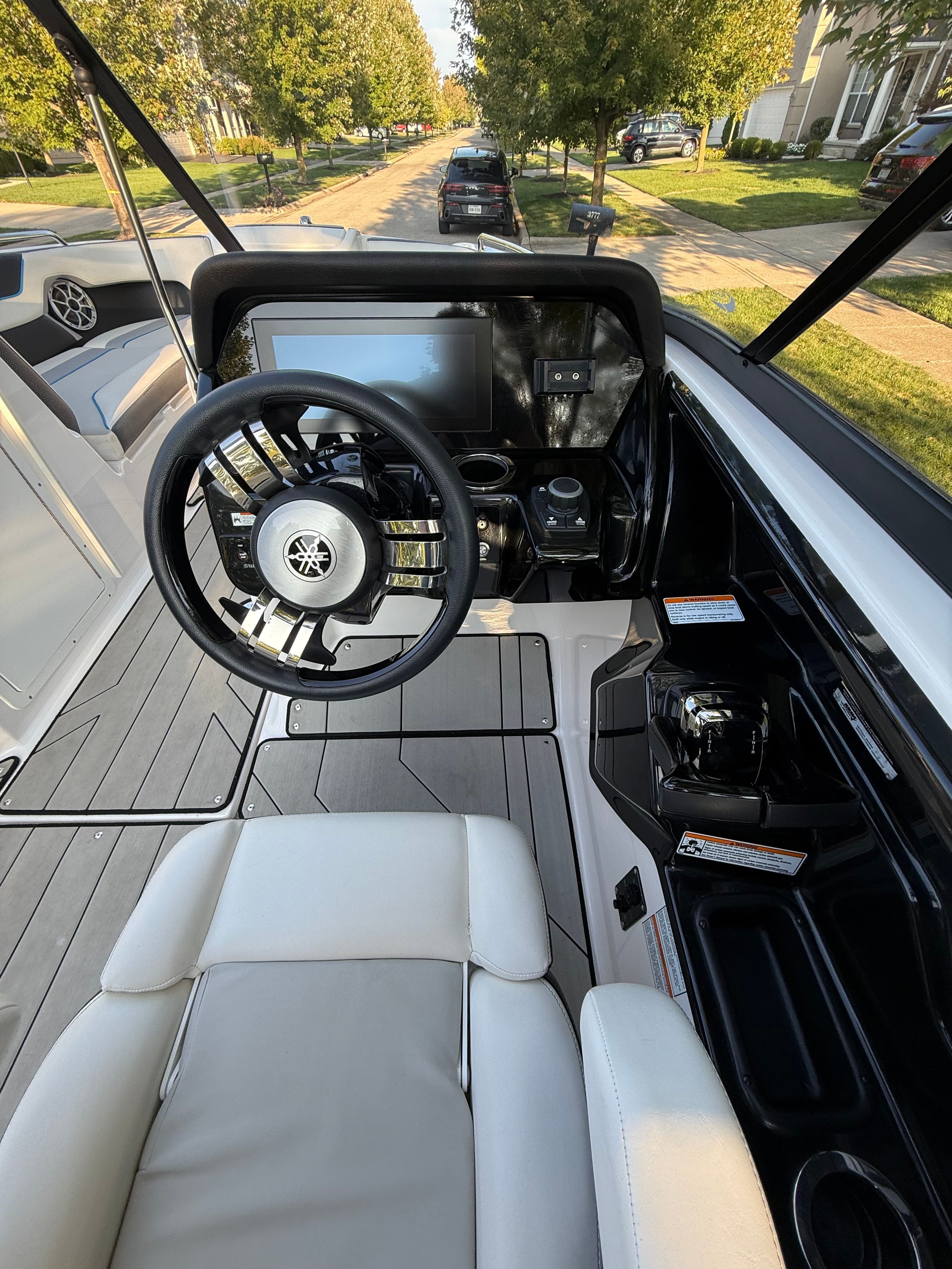 2021 Yamaha Boats 212XD - 11