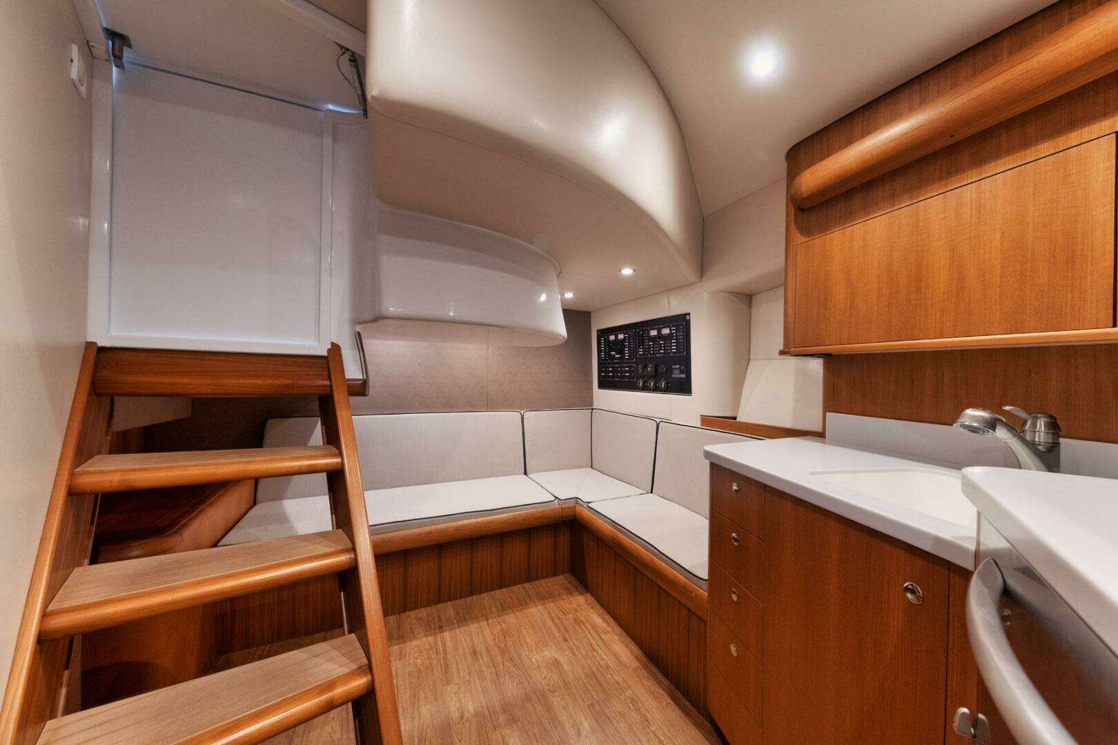 2016 F&S 40 Open Express - Image 5