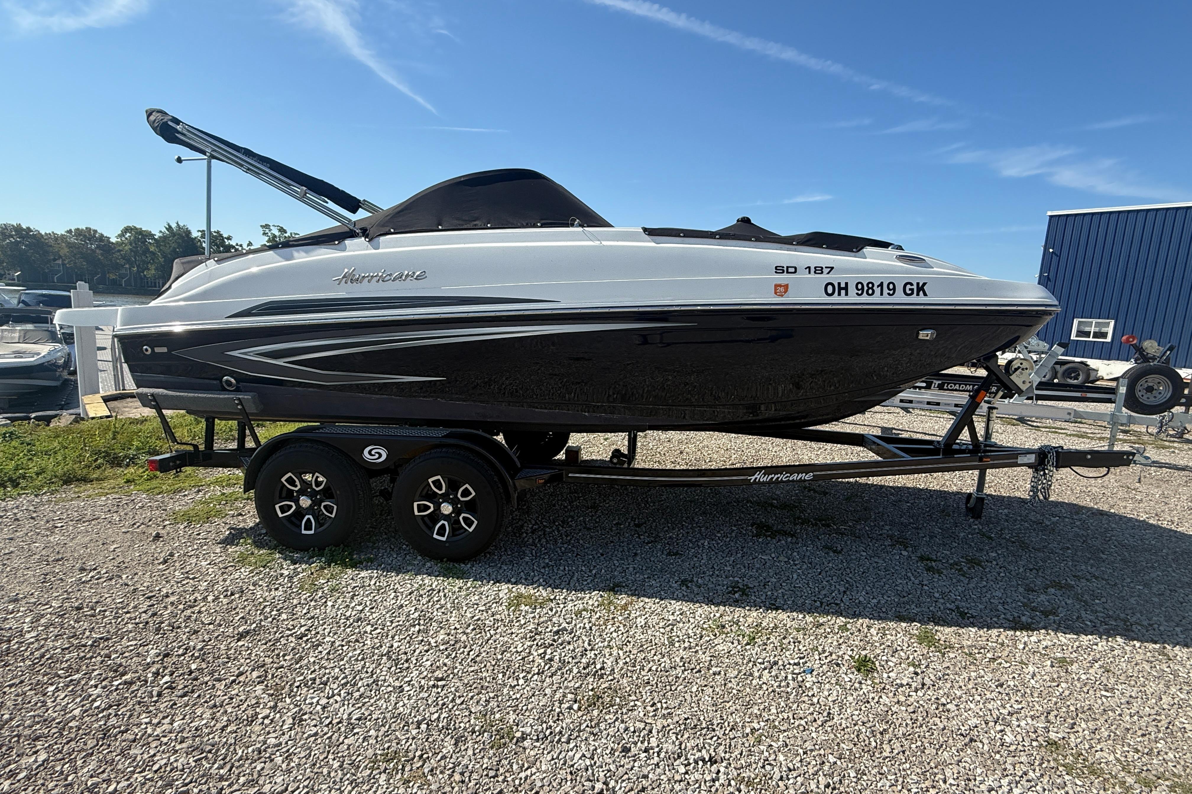 2022 Hurricane SunDeck 187 IO