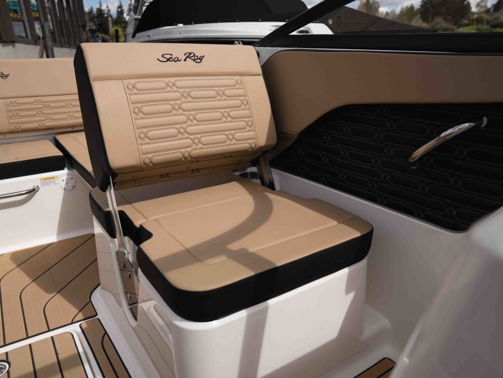 2026 Sea Ray SPX 210 Outboard - 17