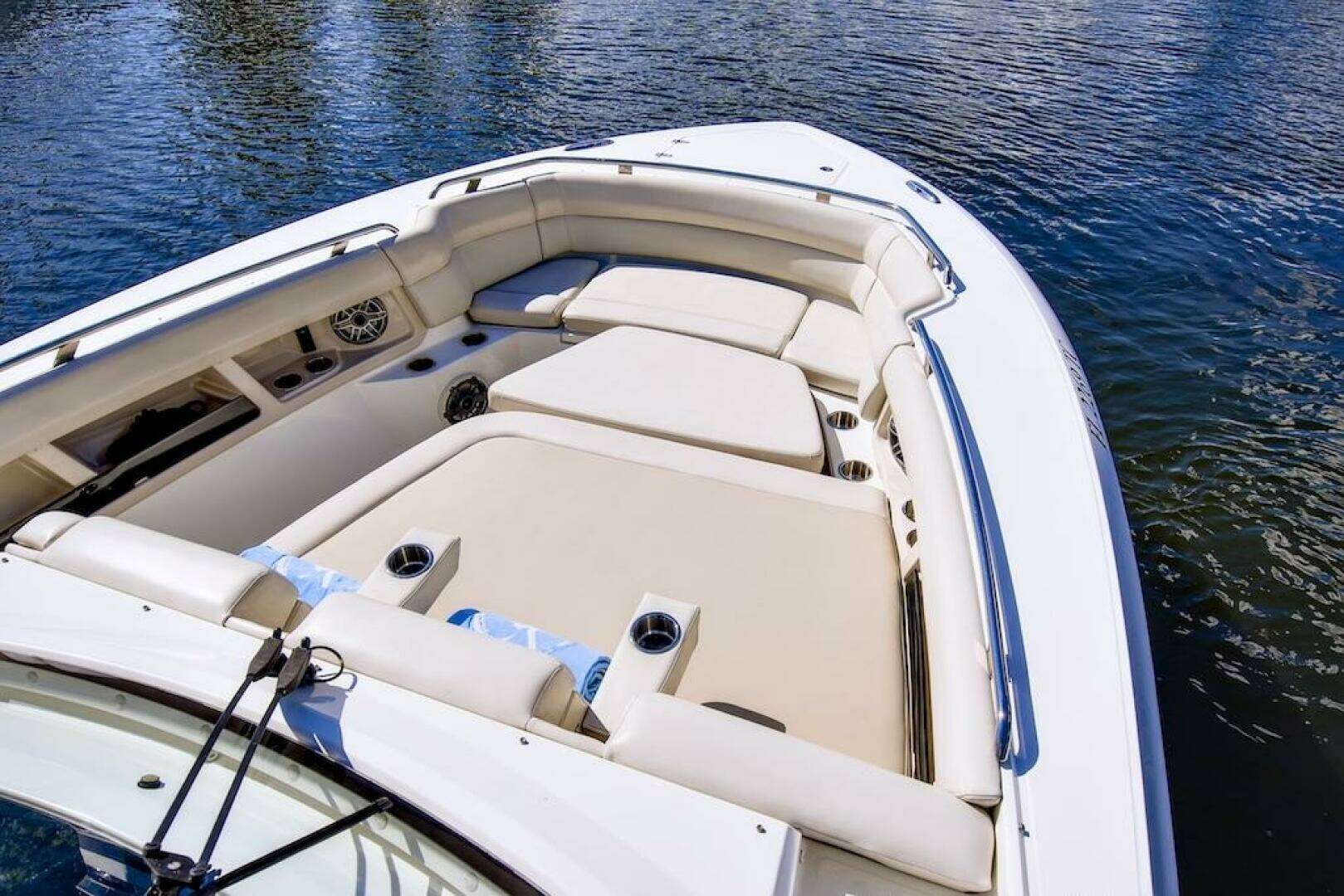 2019 Boston Whaler 350 Realm - Image 14