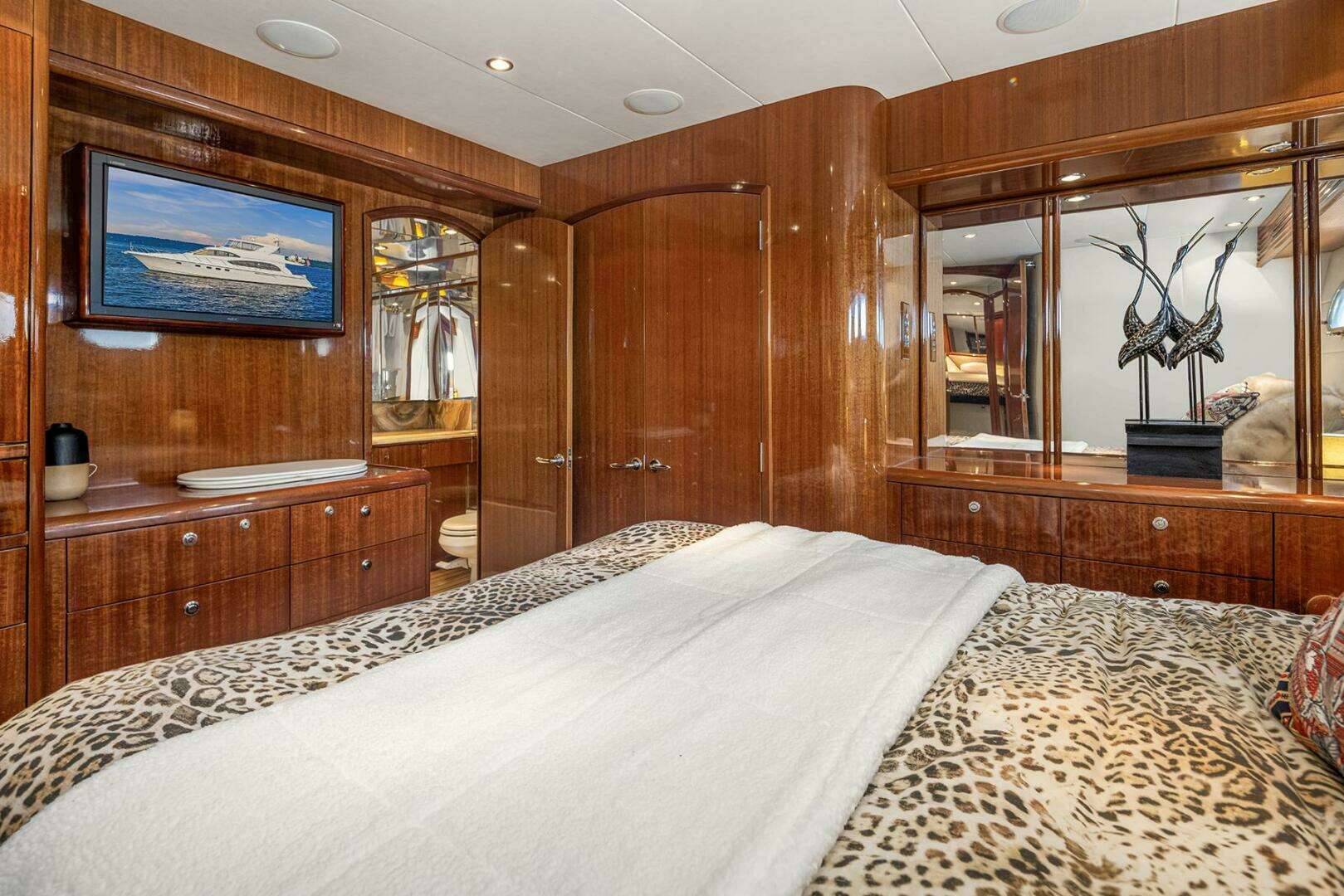 2001 Hatteras Cockpit Motoryacht - Image 13