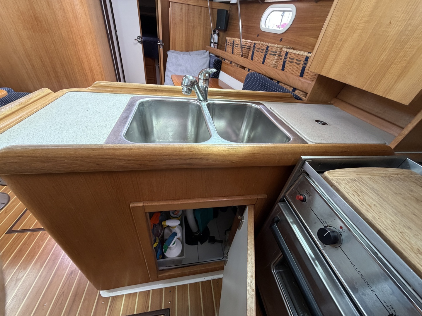 2004 Catalina Catalina 350 - Image 45