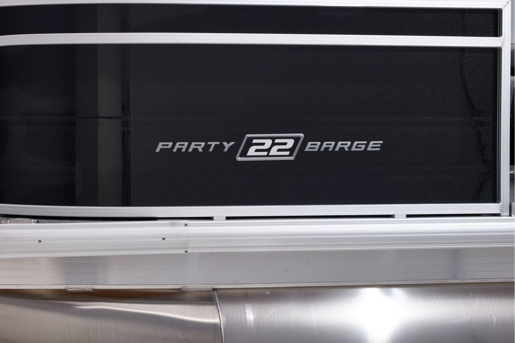 2026 Sun Tracker Party Barge 22 RF DLX - 61