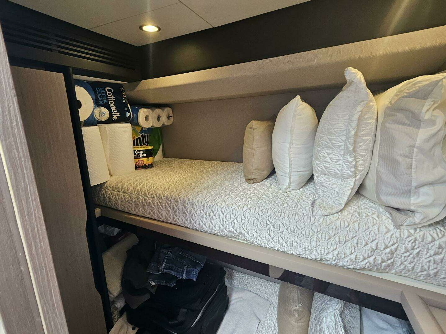 2022 Azimut 66 - Image 55