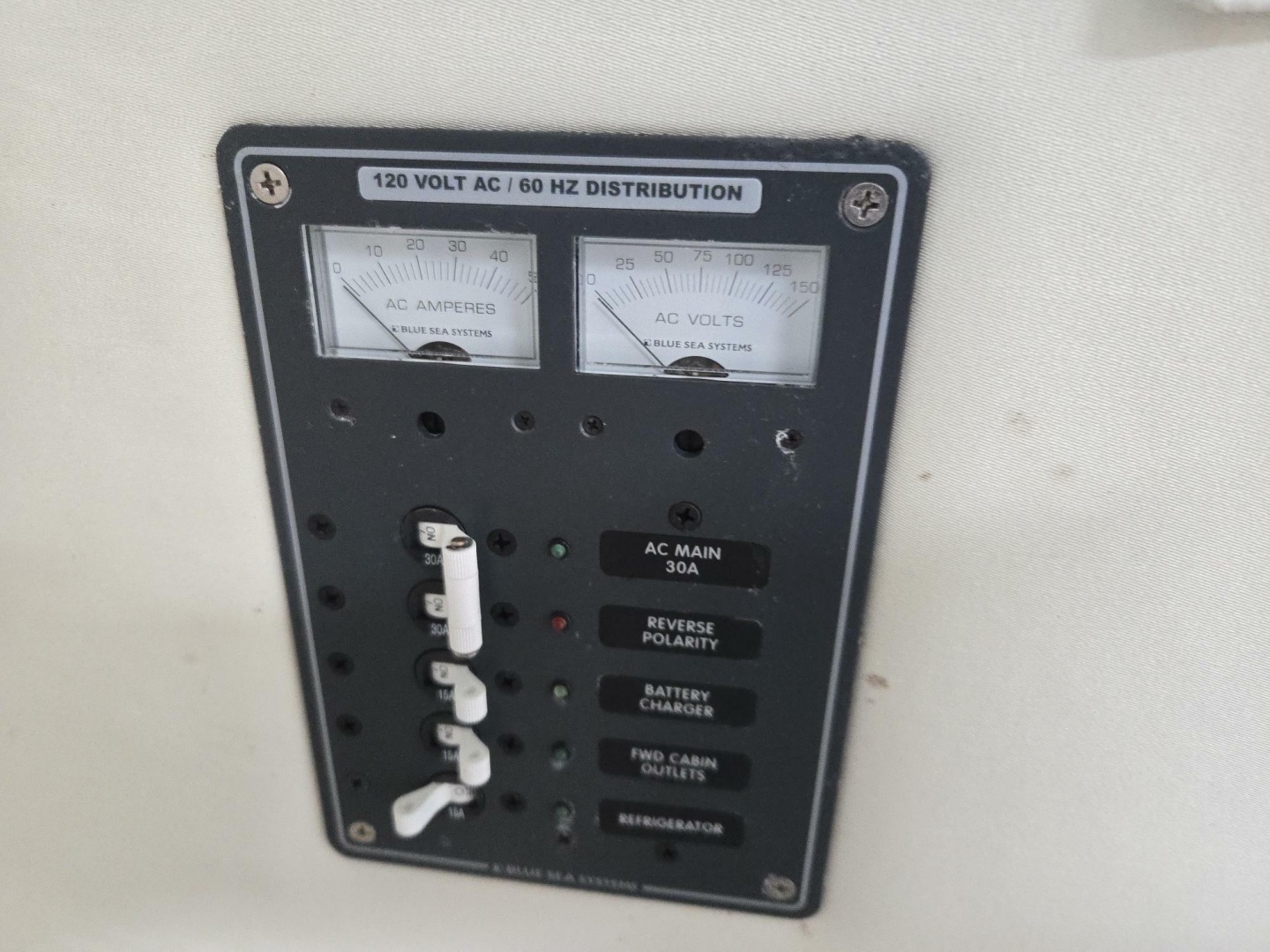 2009 Century 2400 Walkaround - Image 28