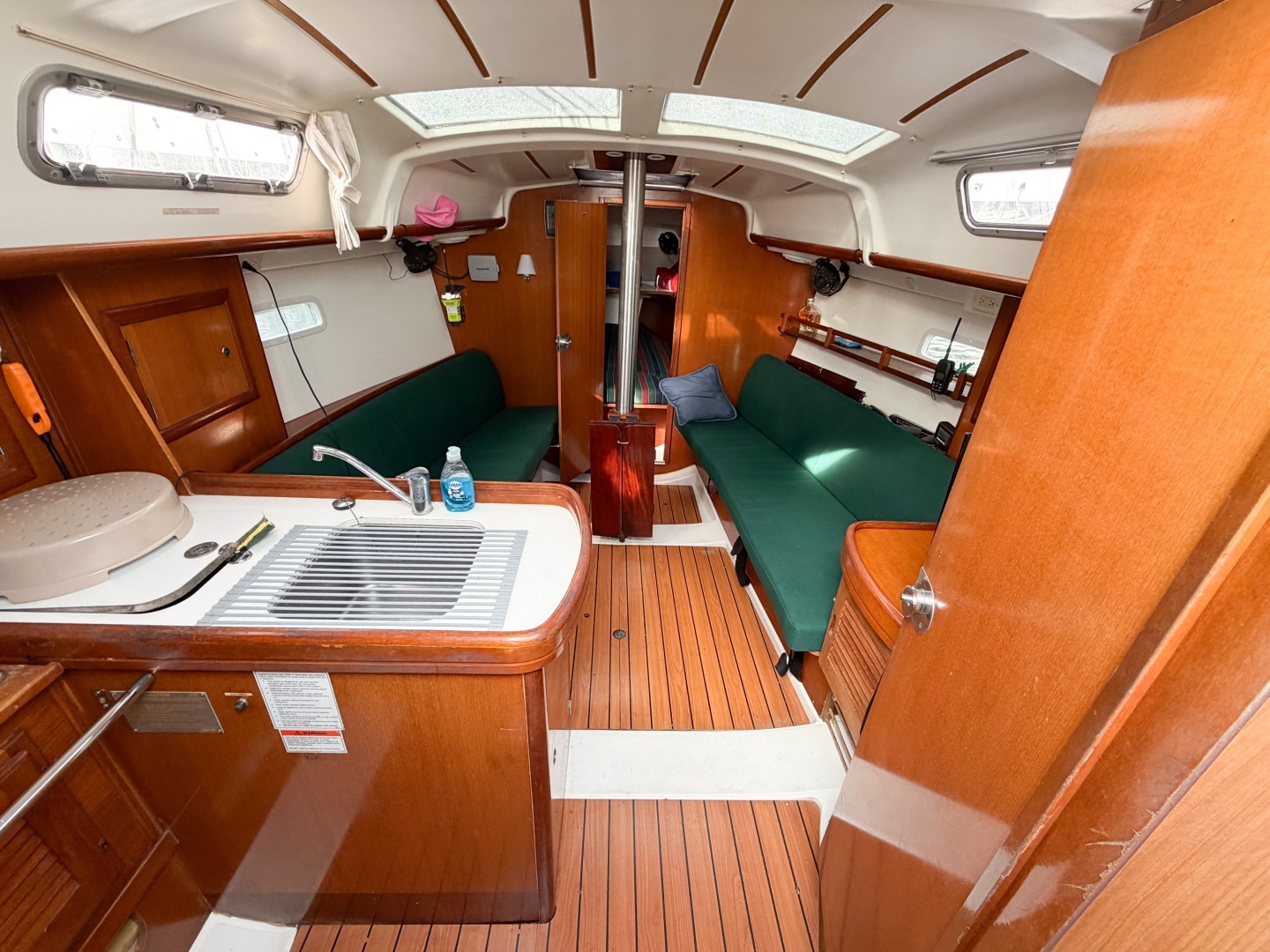 2007 Beneteau 323 - Image 5