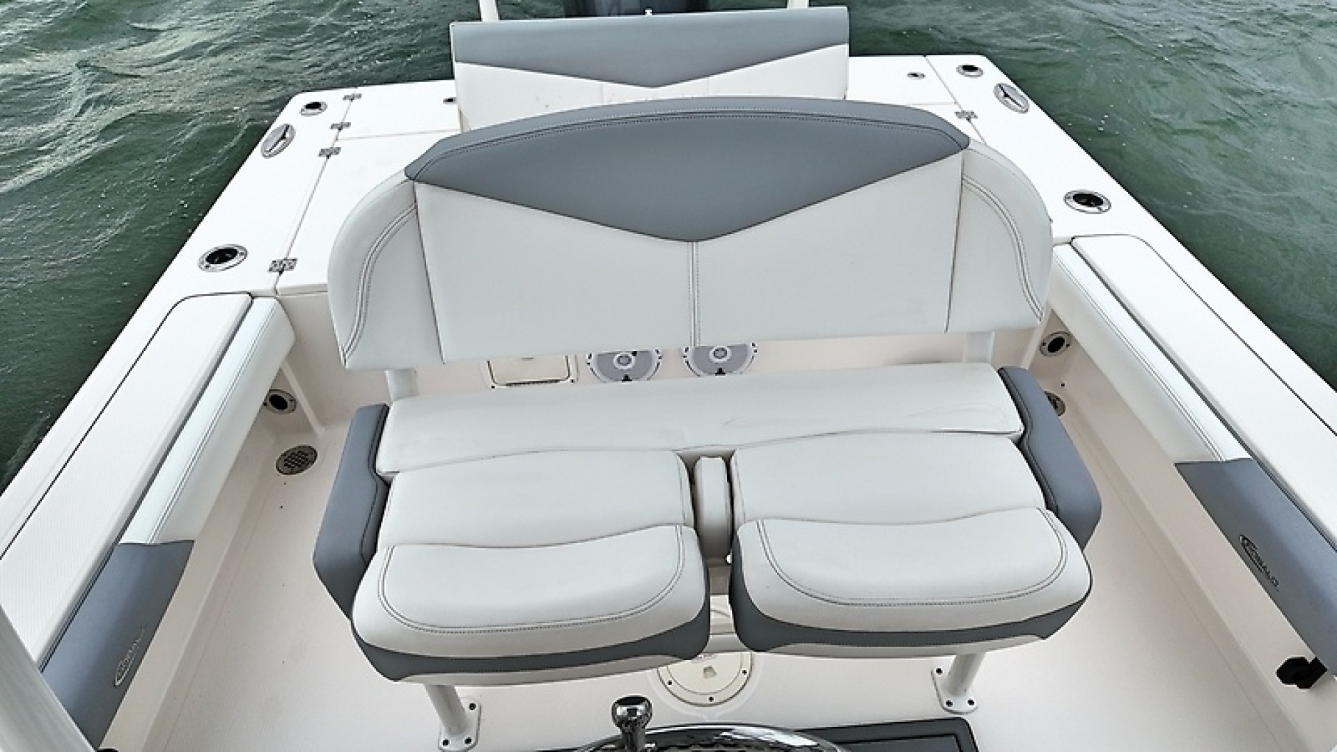 2021 Robalo 246 Cayman SD - Image 32