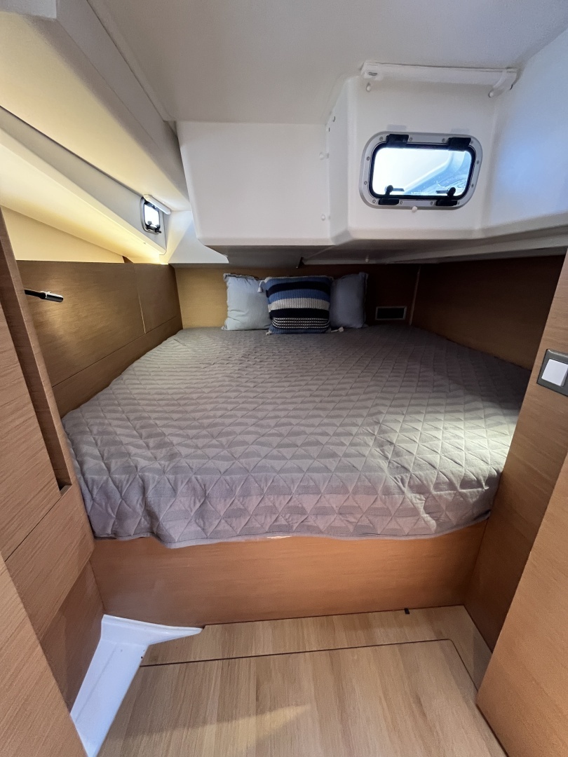 2025 Jeanneau Sun Odyssey 440 - Image 23
