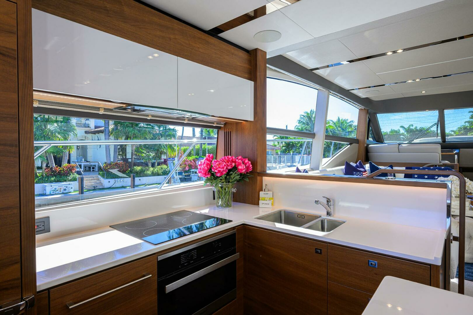 2021 Princess F70 - Image 23