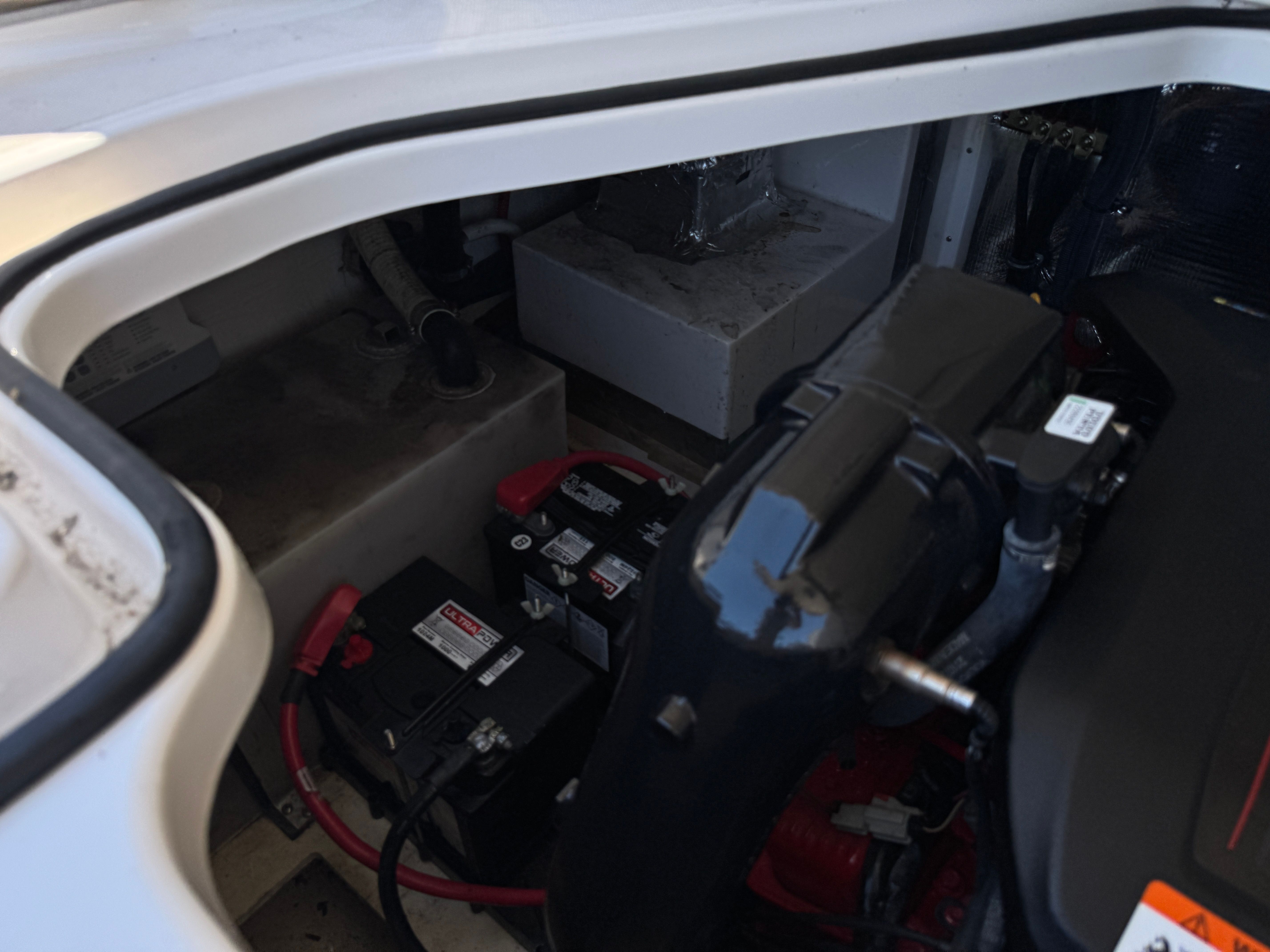 2016 REGAL 28 EXPRESS - Image 39