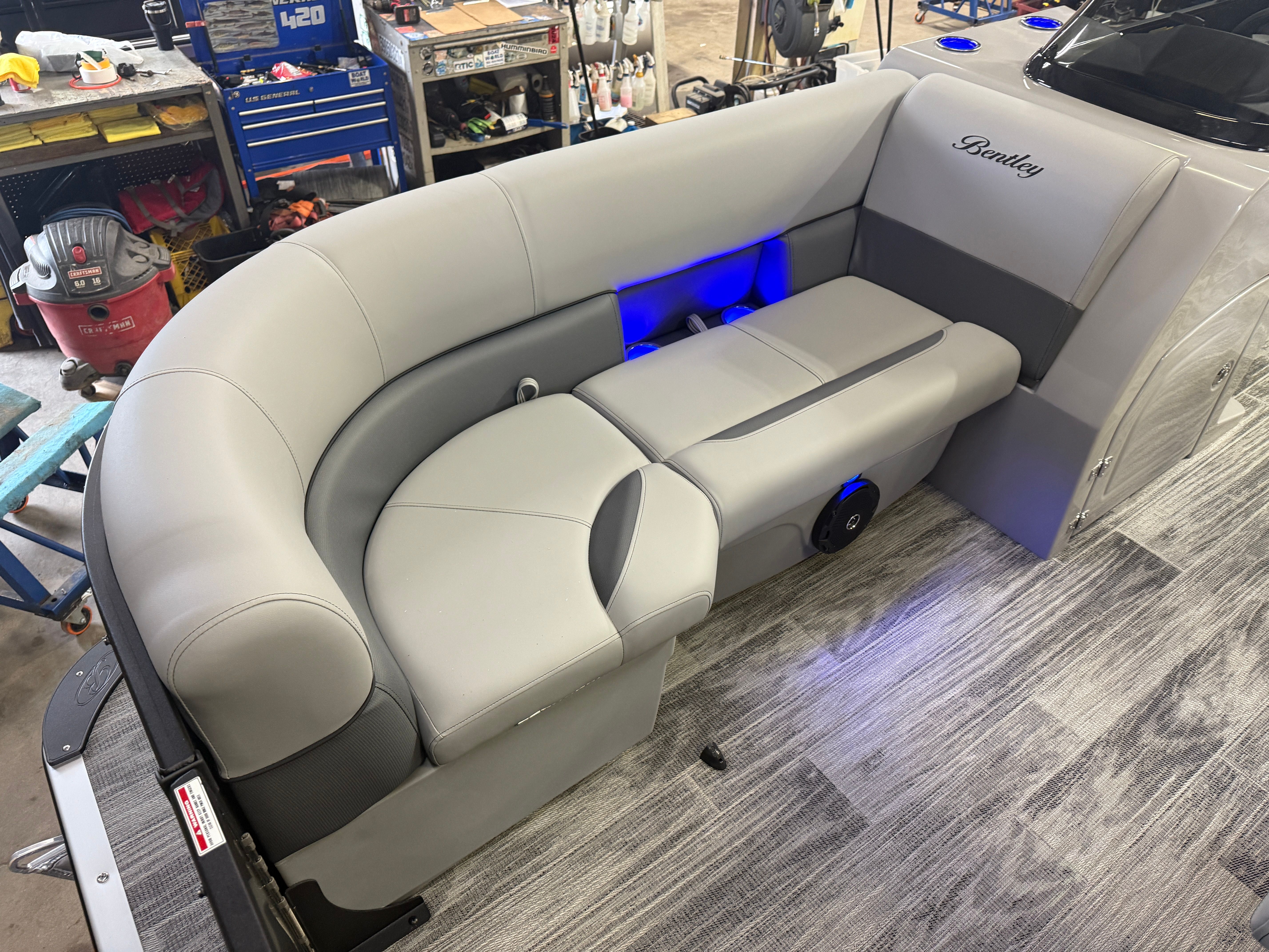 2026 Bentley Pontoons Legacy 220 Navigator DL Quad Lounge - 8
