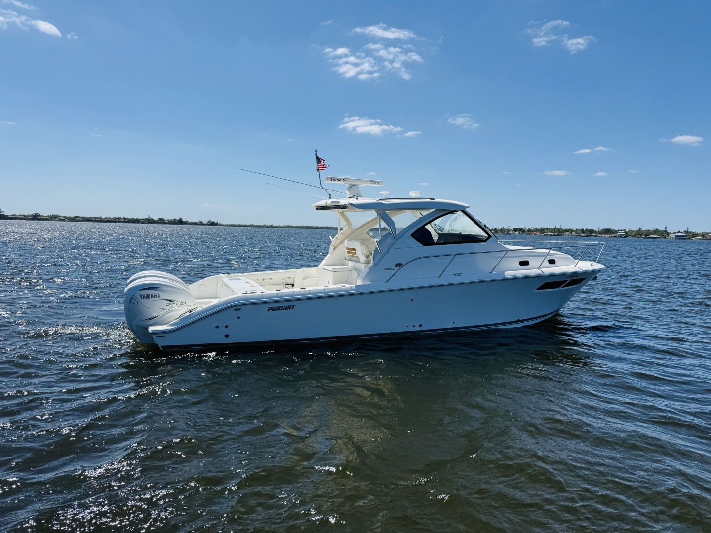 2021 Pursuit OS 355 - Image 6
