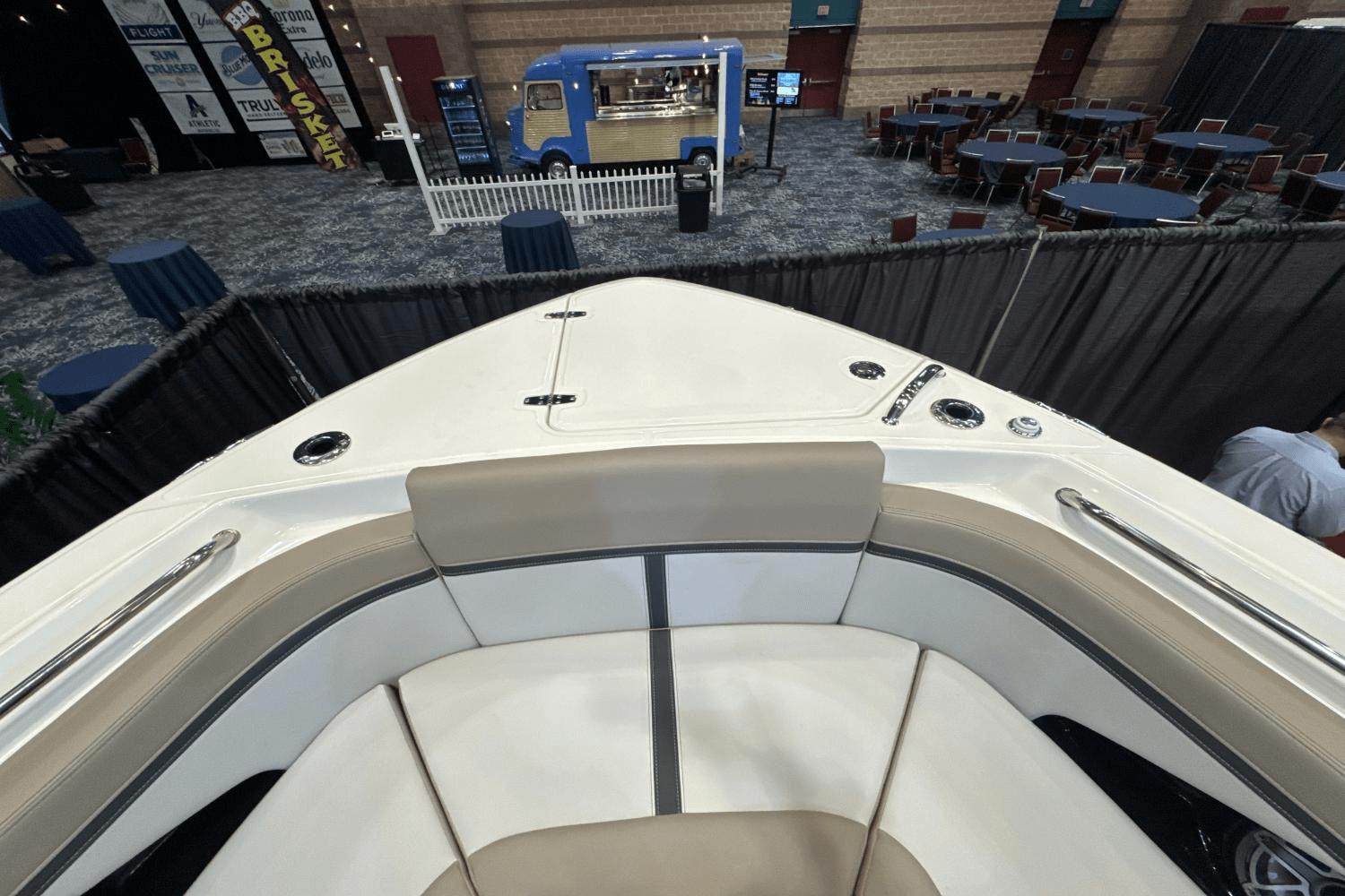 2025 Boston Whaler 330 Vantage - 37