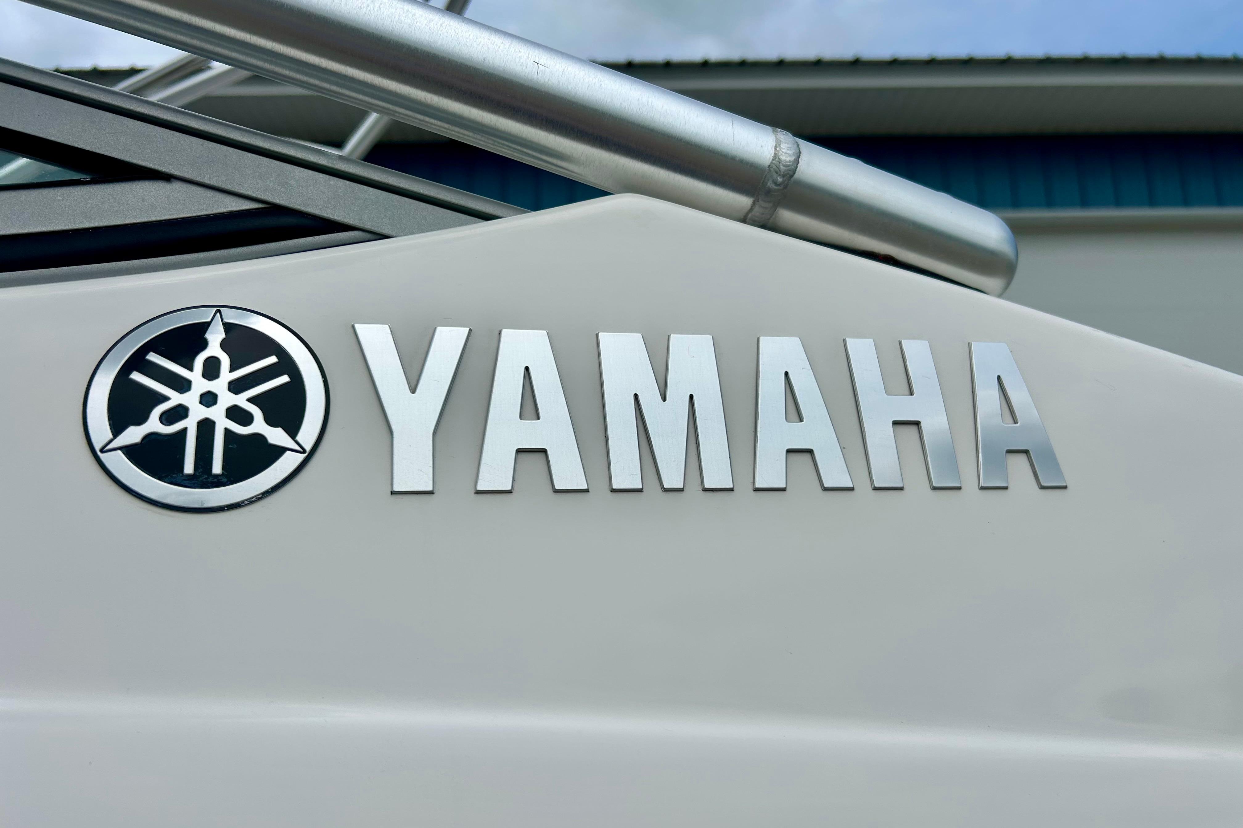 Close-up of 2015 Yamaha AR210 boat logo and emblem.