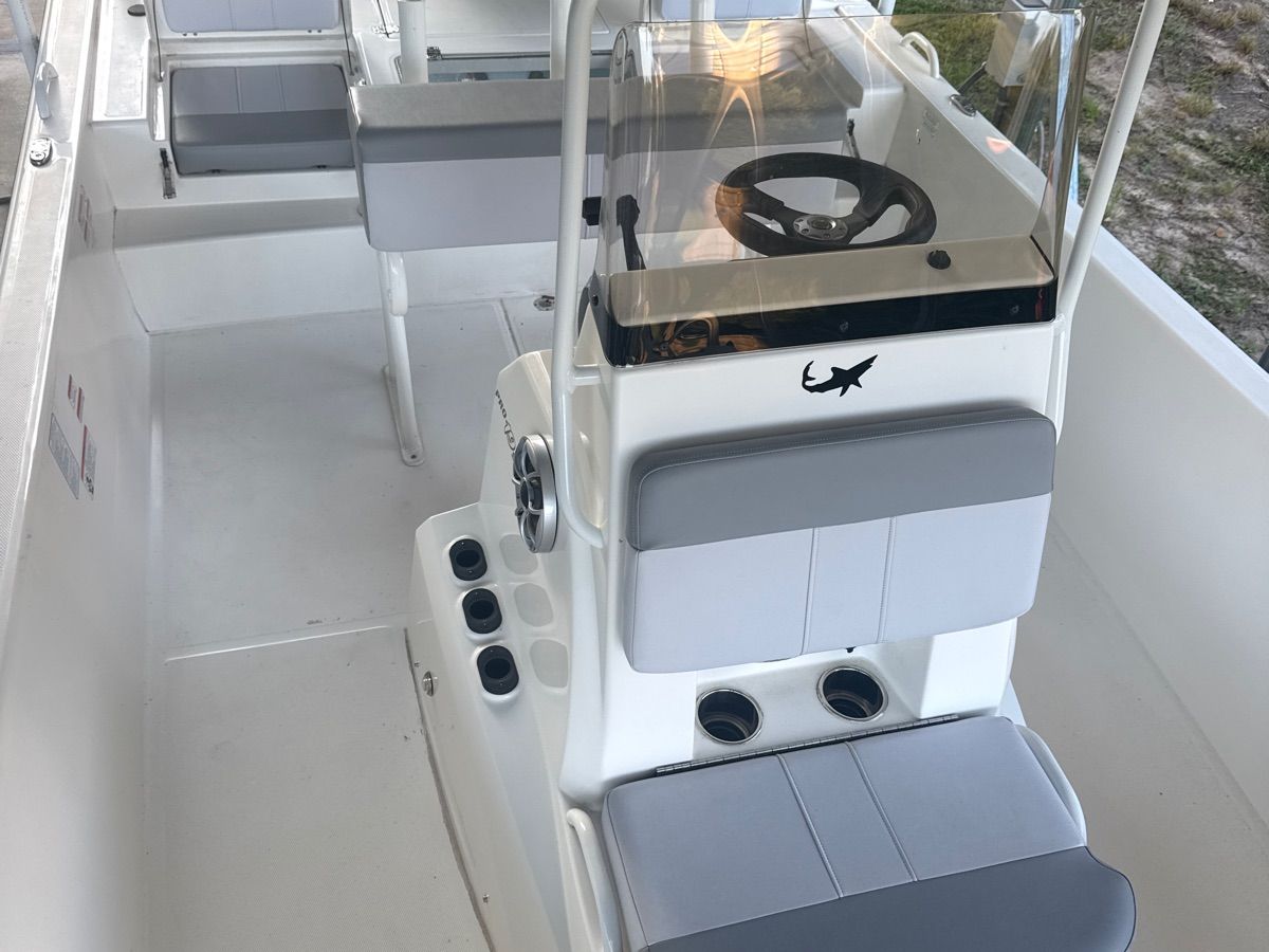 2024 Mako Pro Skiff 19 CC - 10
