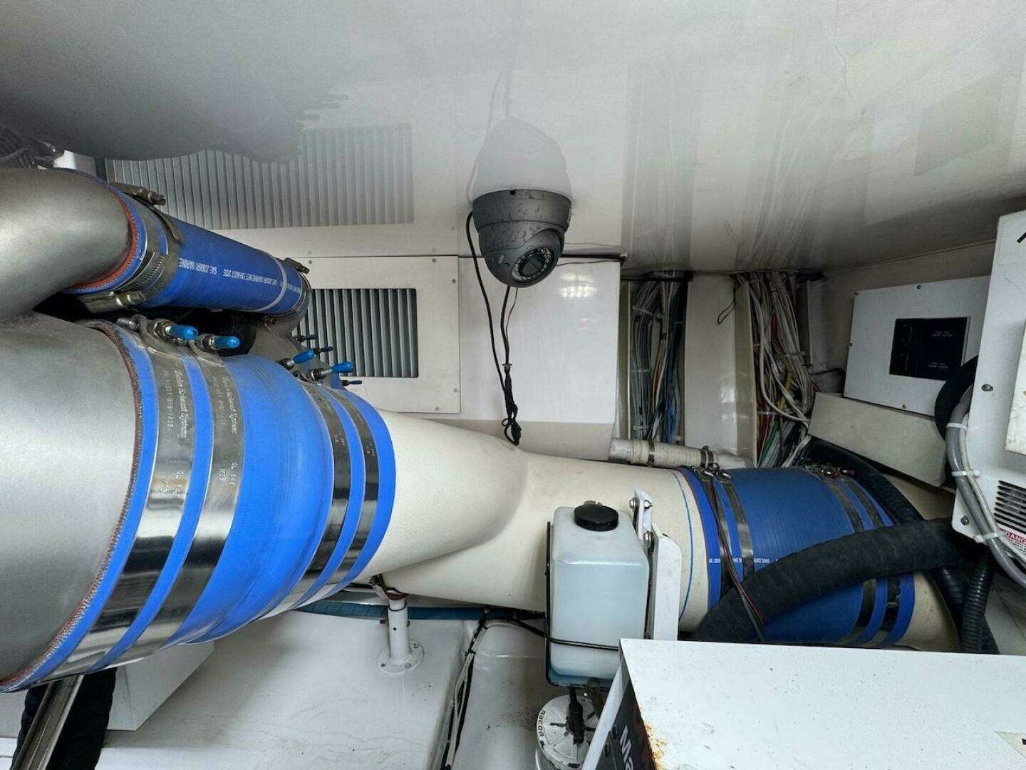 2007 Viking 52 Convertible - Image 41