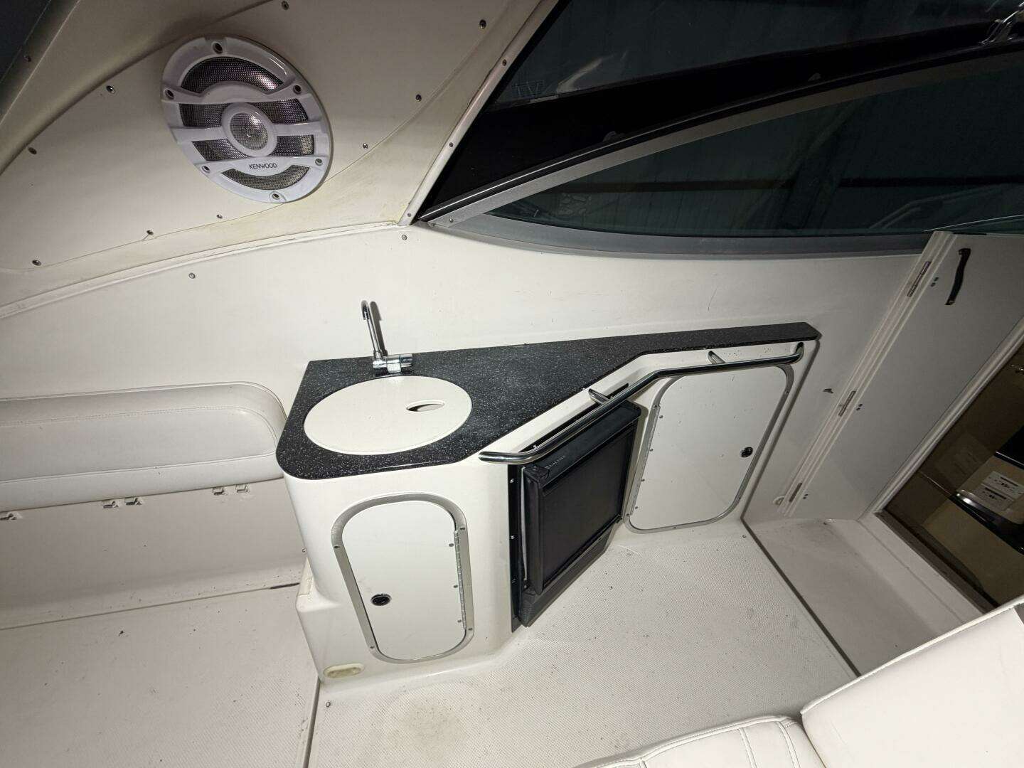 2001 Maxum 3300 SCR - Image 50