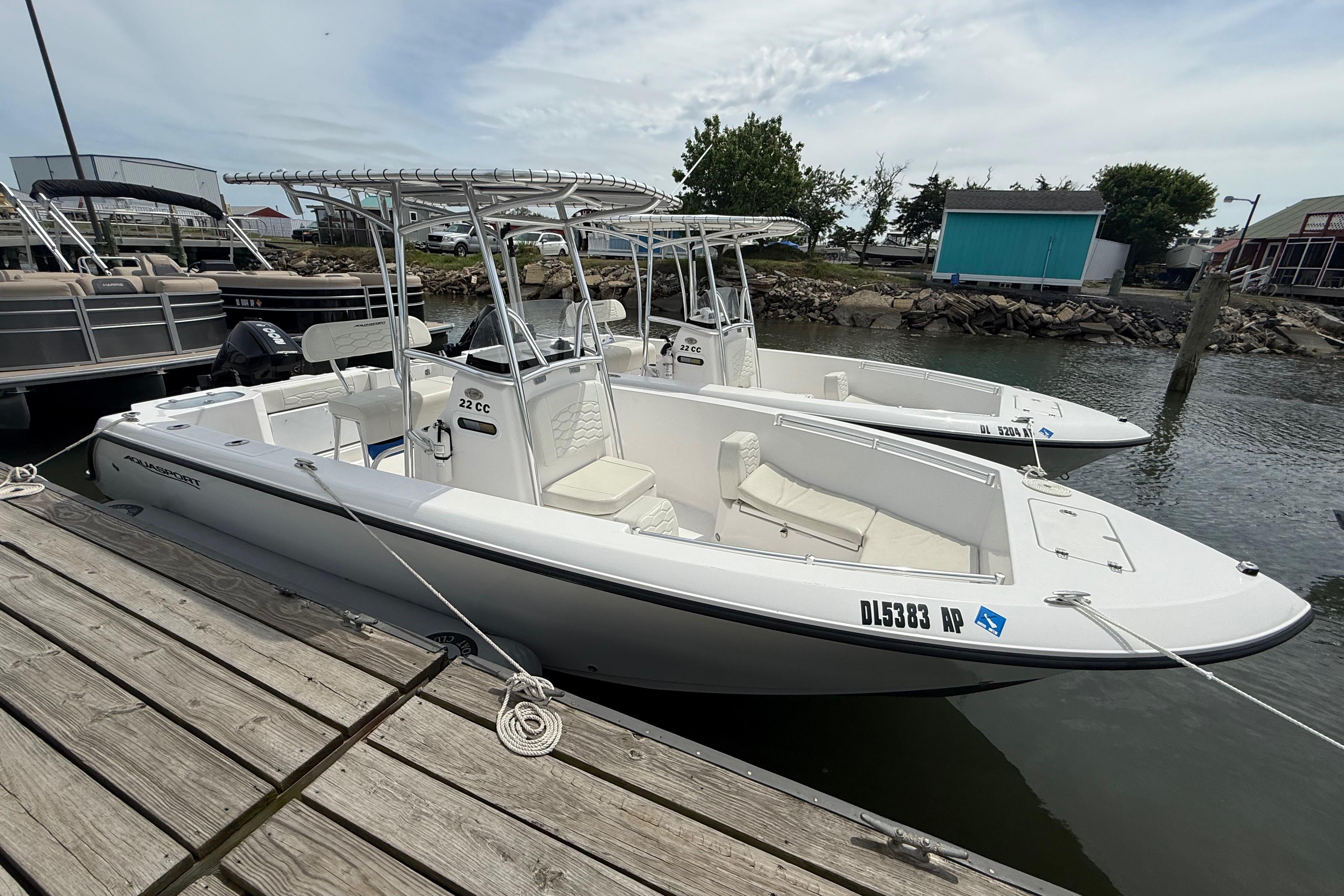 2024 Aquasport 2200 Center Console