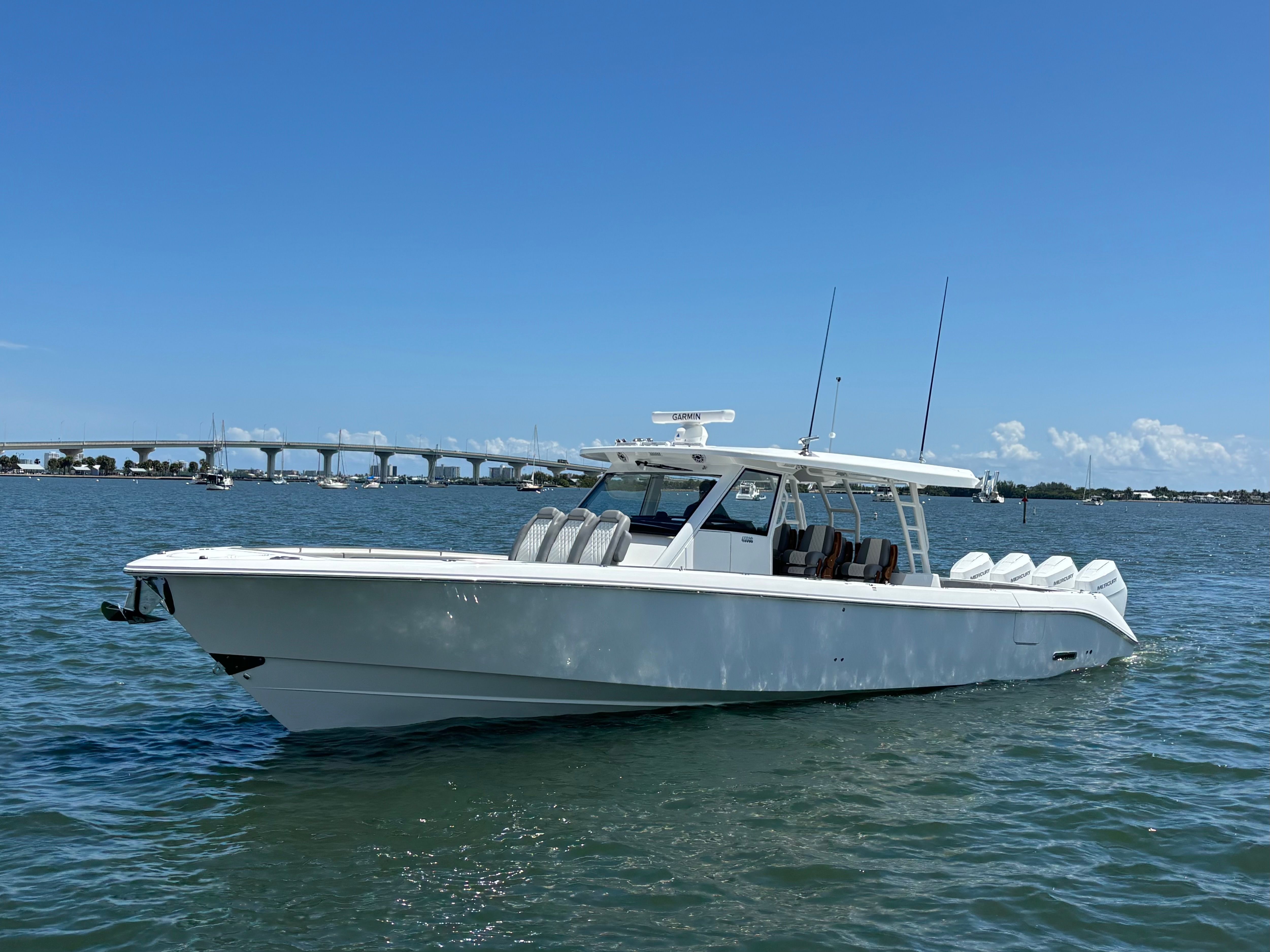 2026 Everglades 455 Center Console