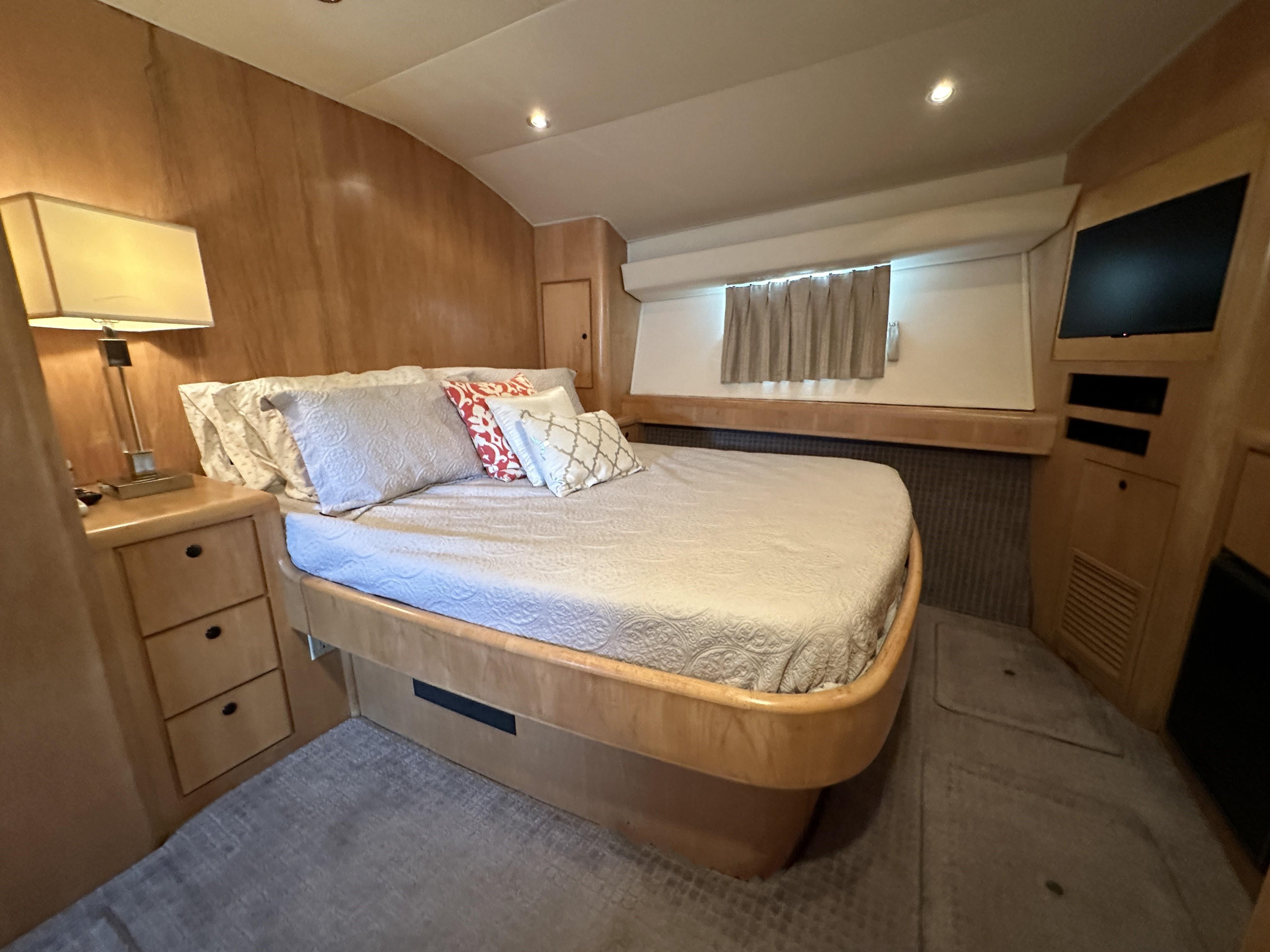 1996 Donzi Custom Enclosed Flybridge - 58