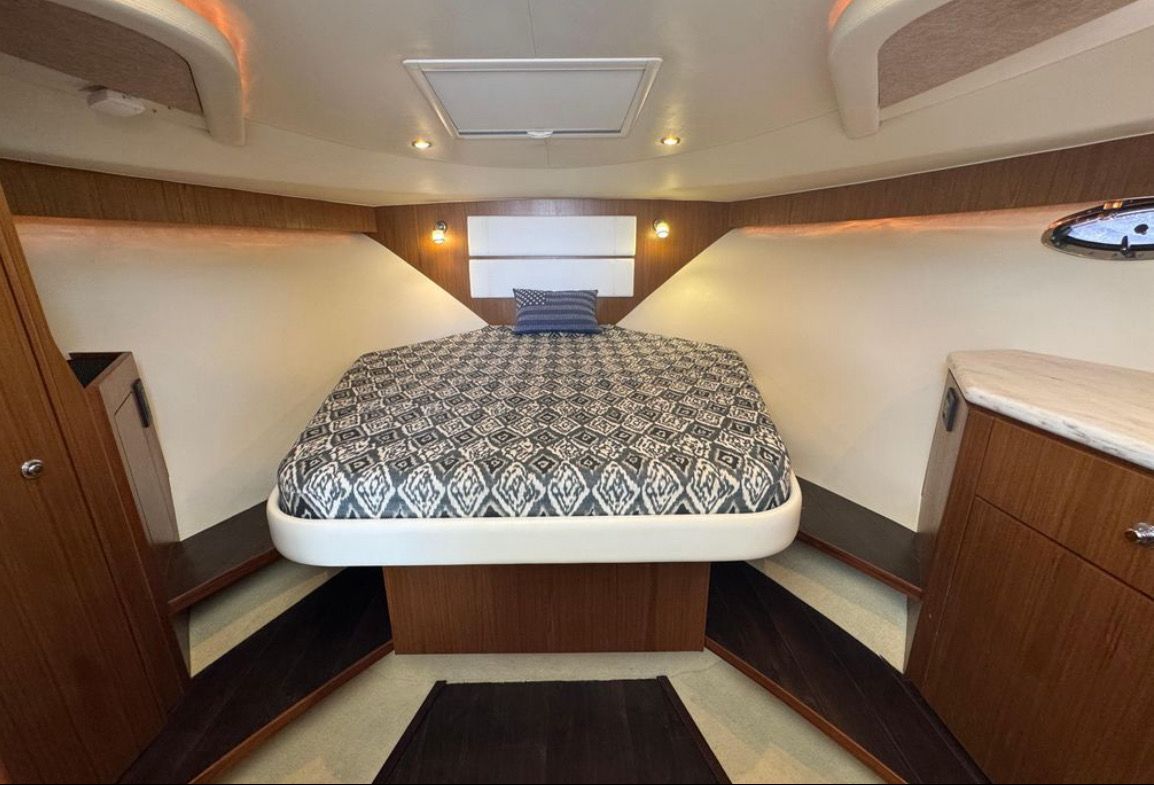 2014 Tiara Yachts 3100 Coronet - 10