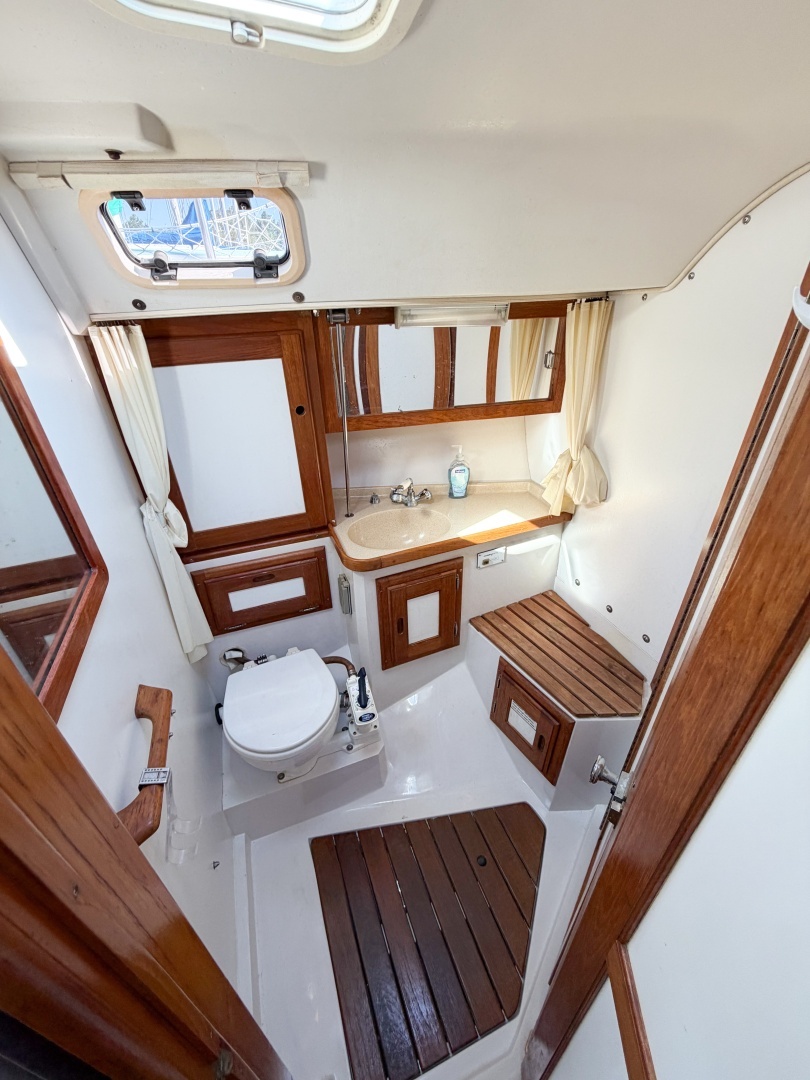1996 Catalina 36 Mk II - Image 42