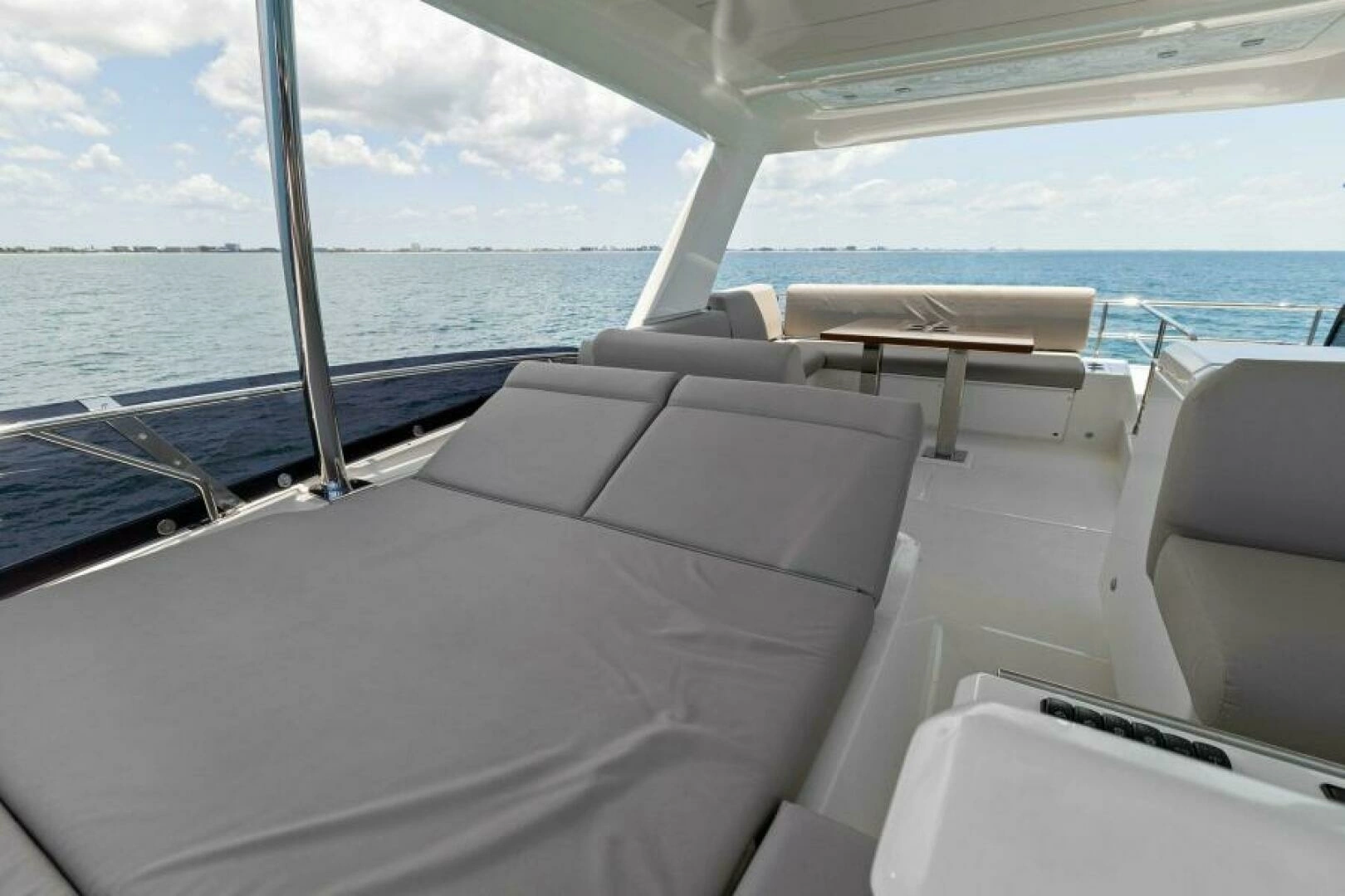 2022 Prestige 590 Flybridge - Image 46