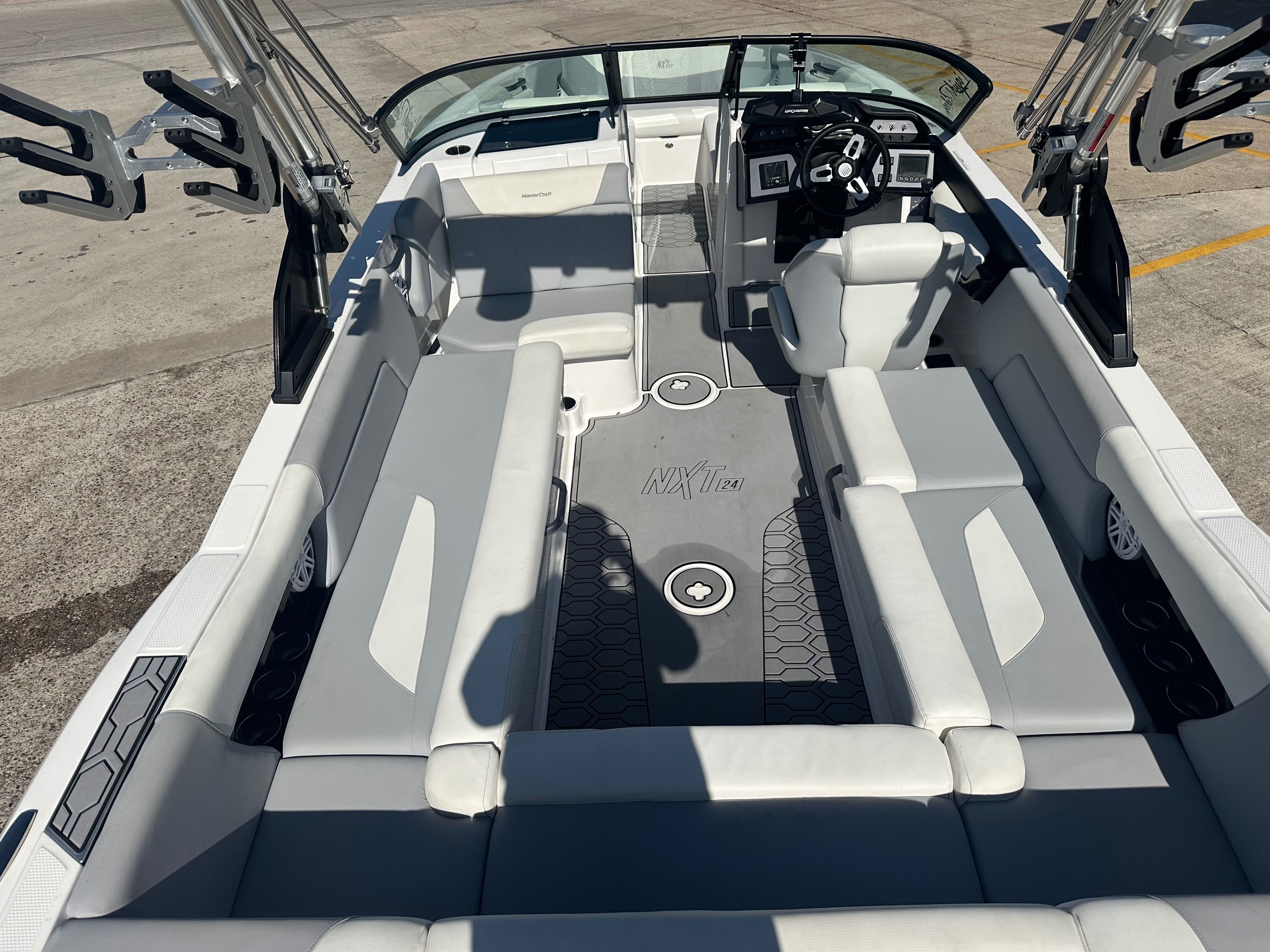 2022 MasterCraft NXT24 - 8