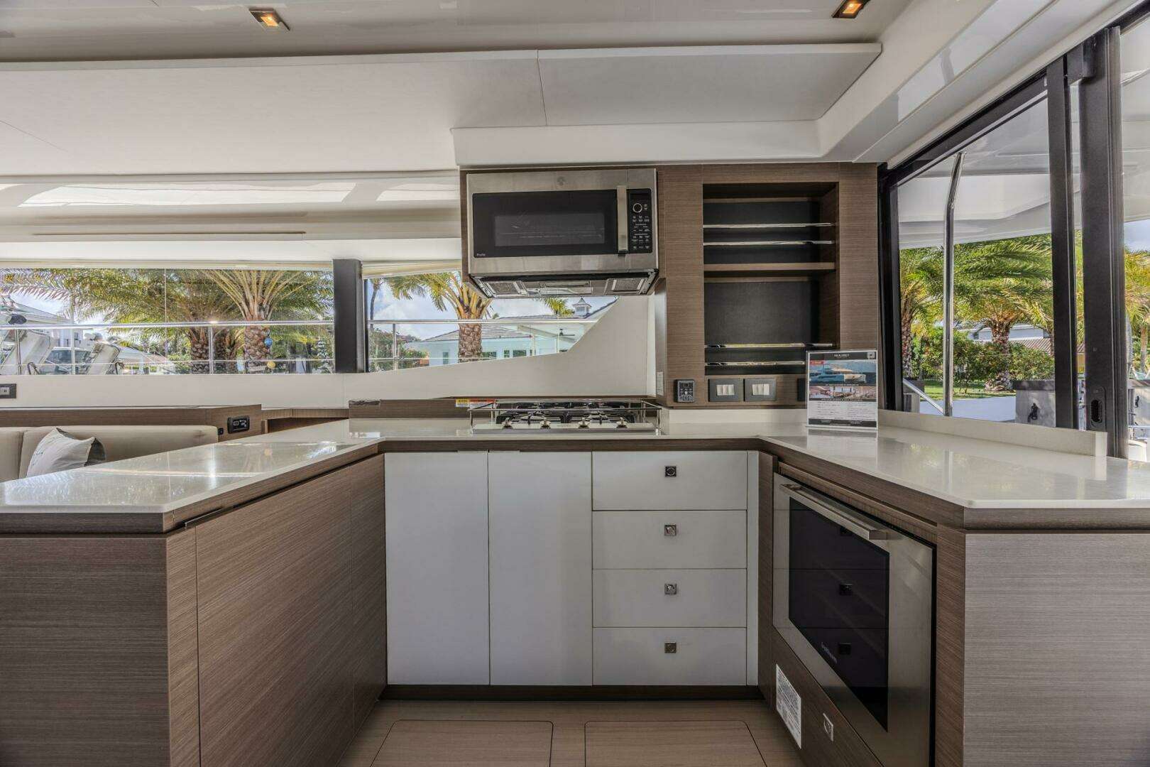 2024 Leopard 53 Powercat - Image 15