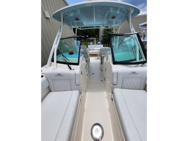 2022 Cobia 280 Dual Console - 28