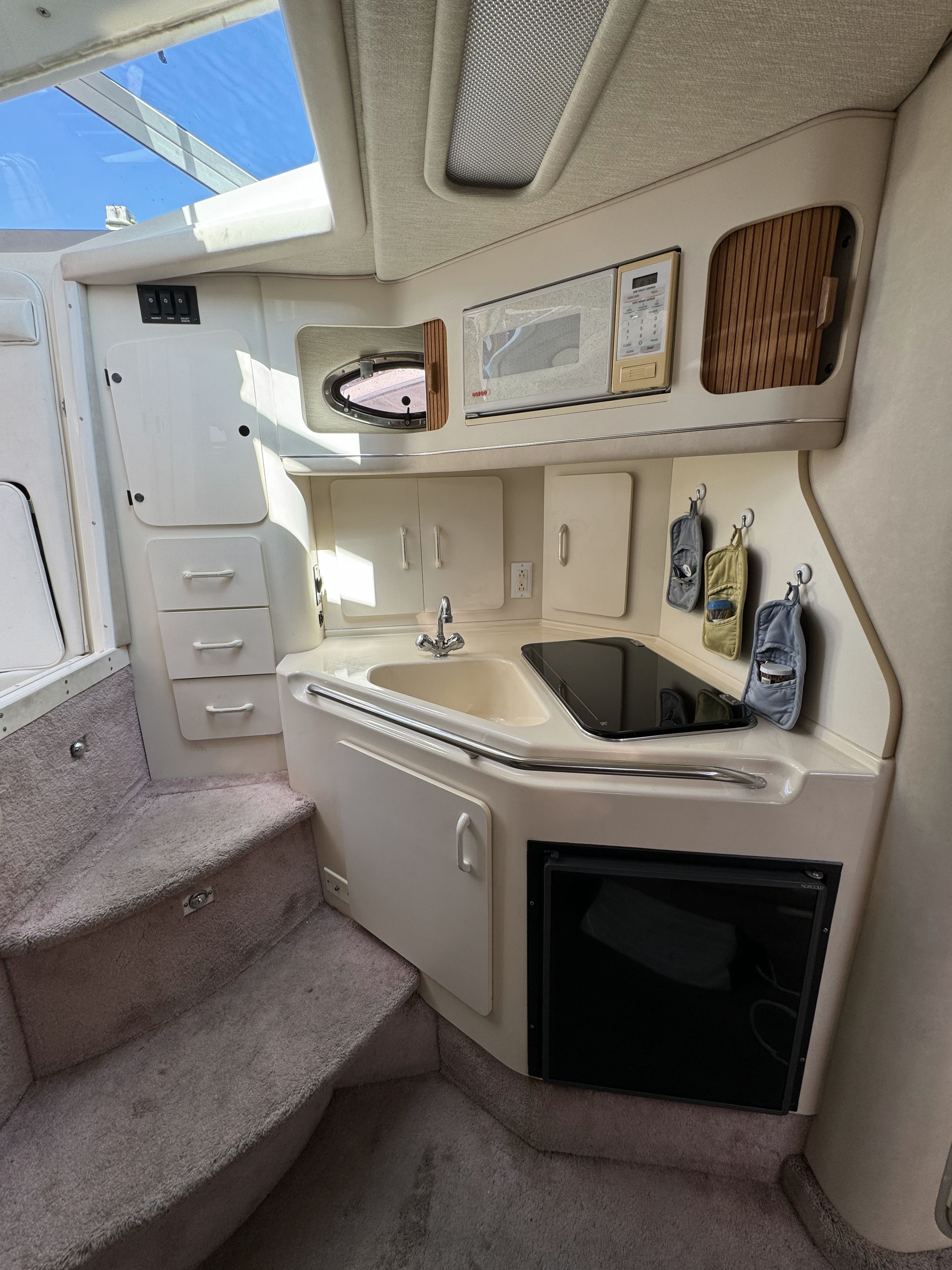 1995 Sea Ray 300 Sundancer - 7