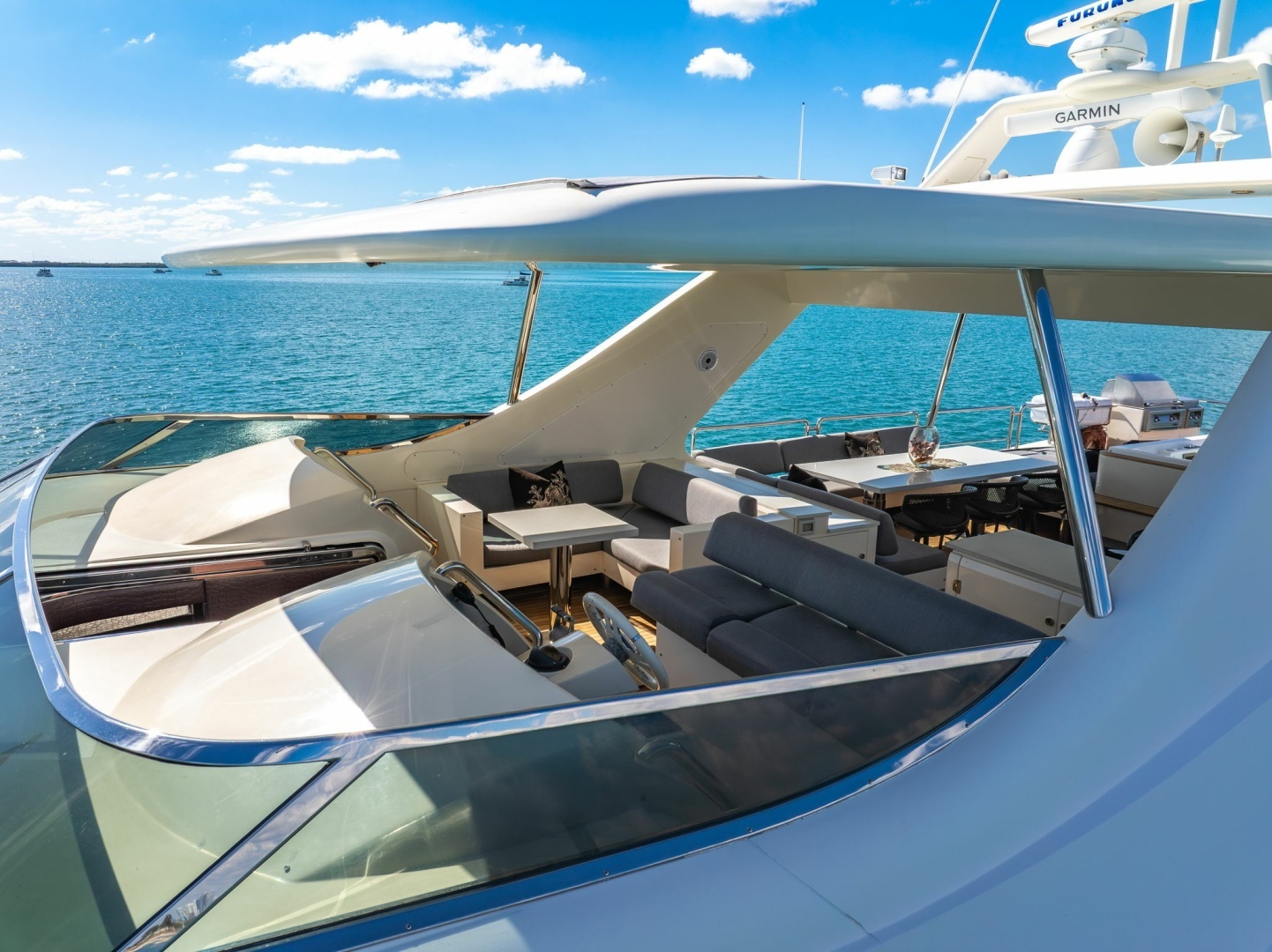 2005 Azimut 105 - Image 25