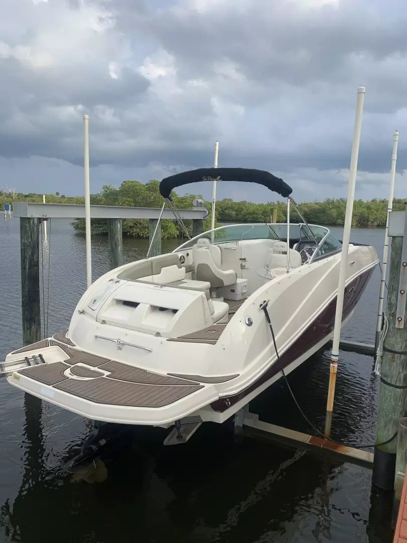 2007 Sea Ray 240 Sundeck - Image 4