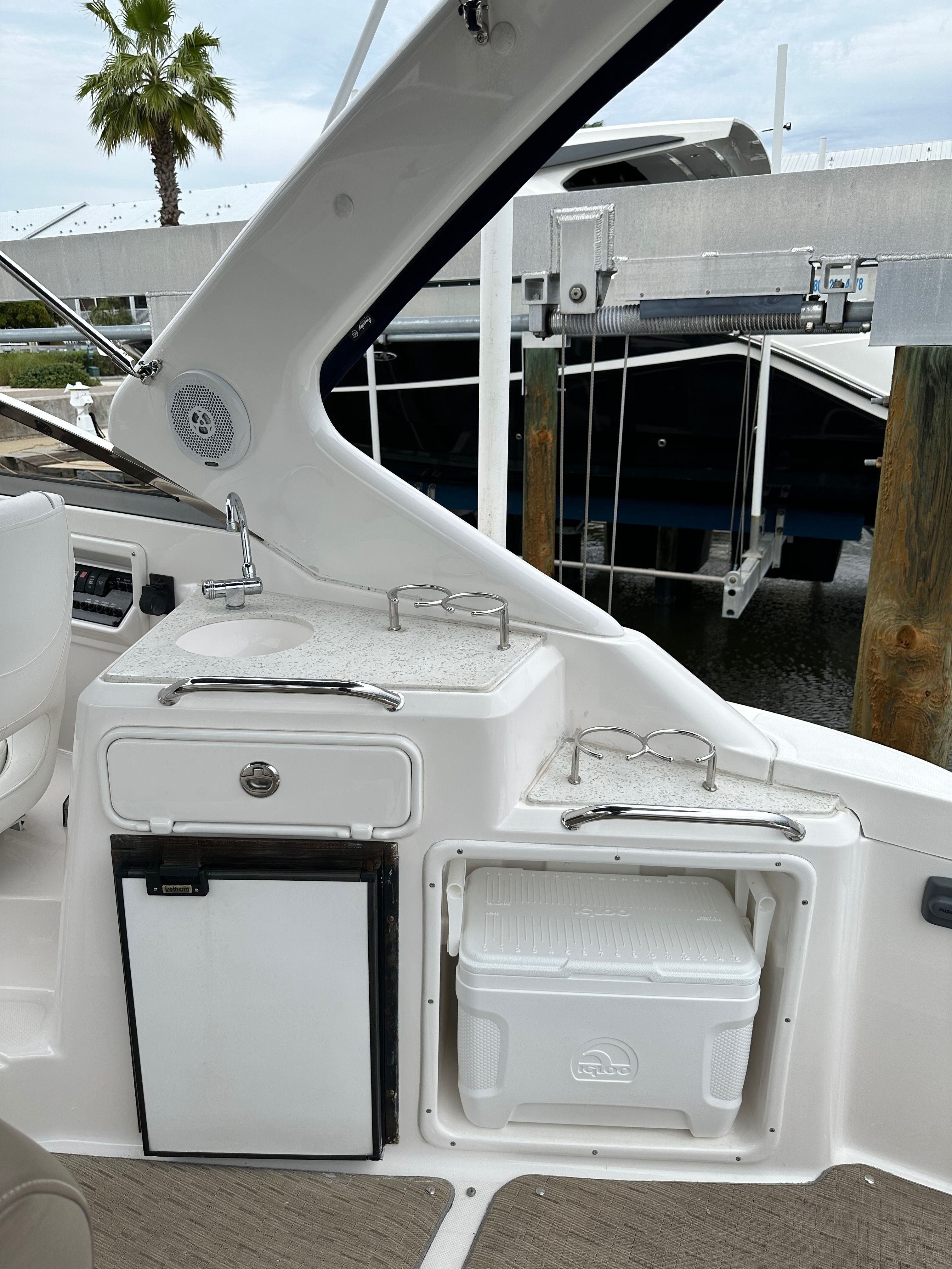 2016 Regal 30 Express - 7
