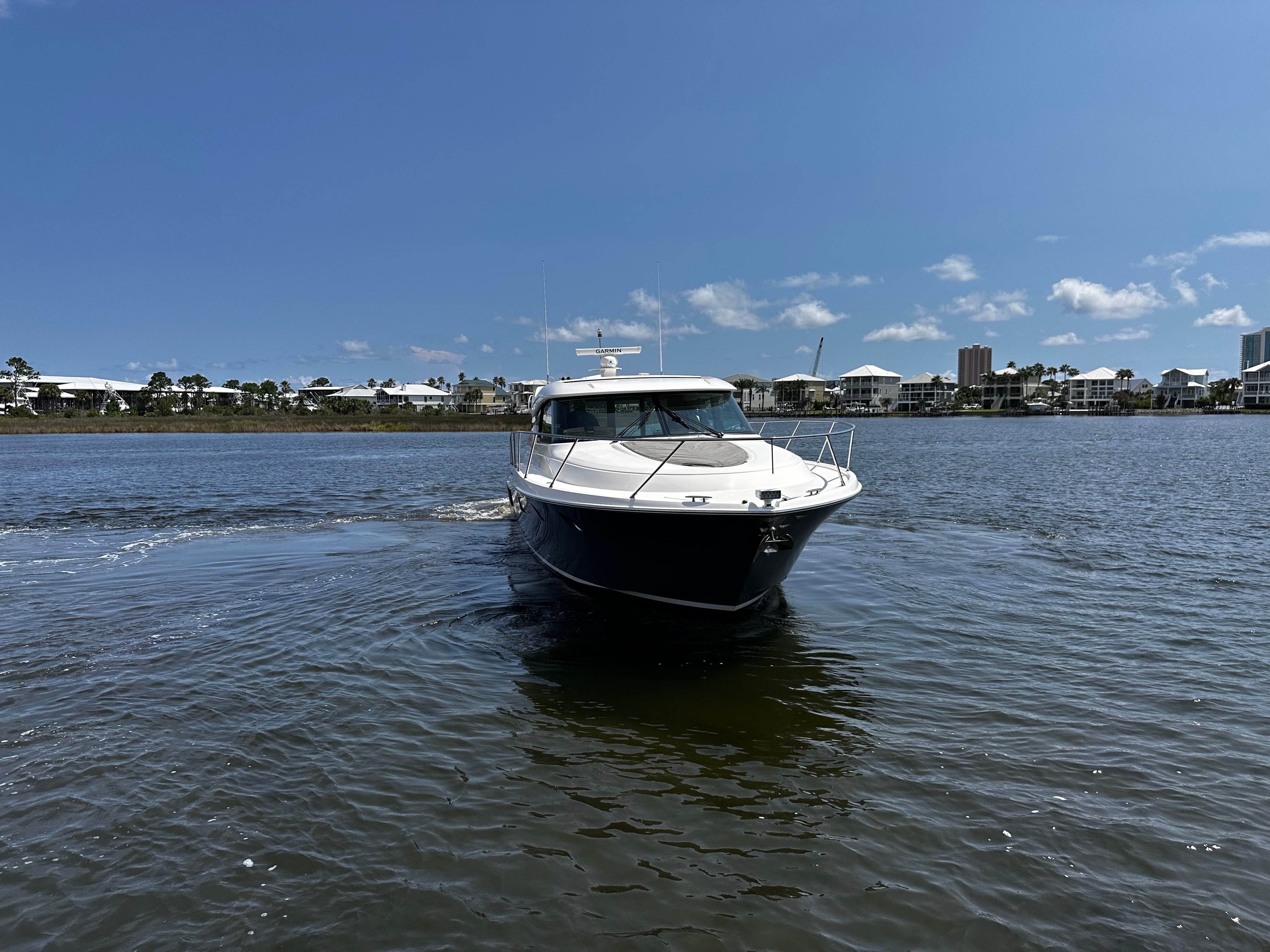 2024 TIARA YACHTS 44 COUPE - Image 3