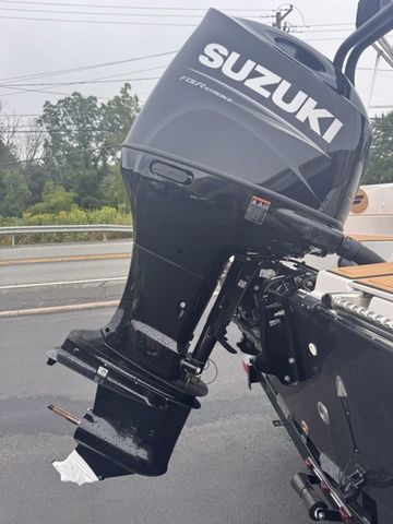 2026 Starcraft SVX 210 DC OB w/200hp and Trailer - 21