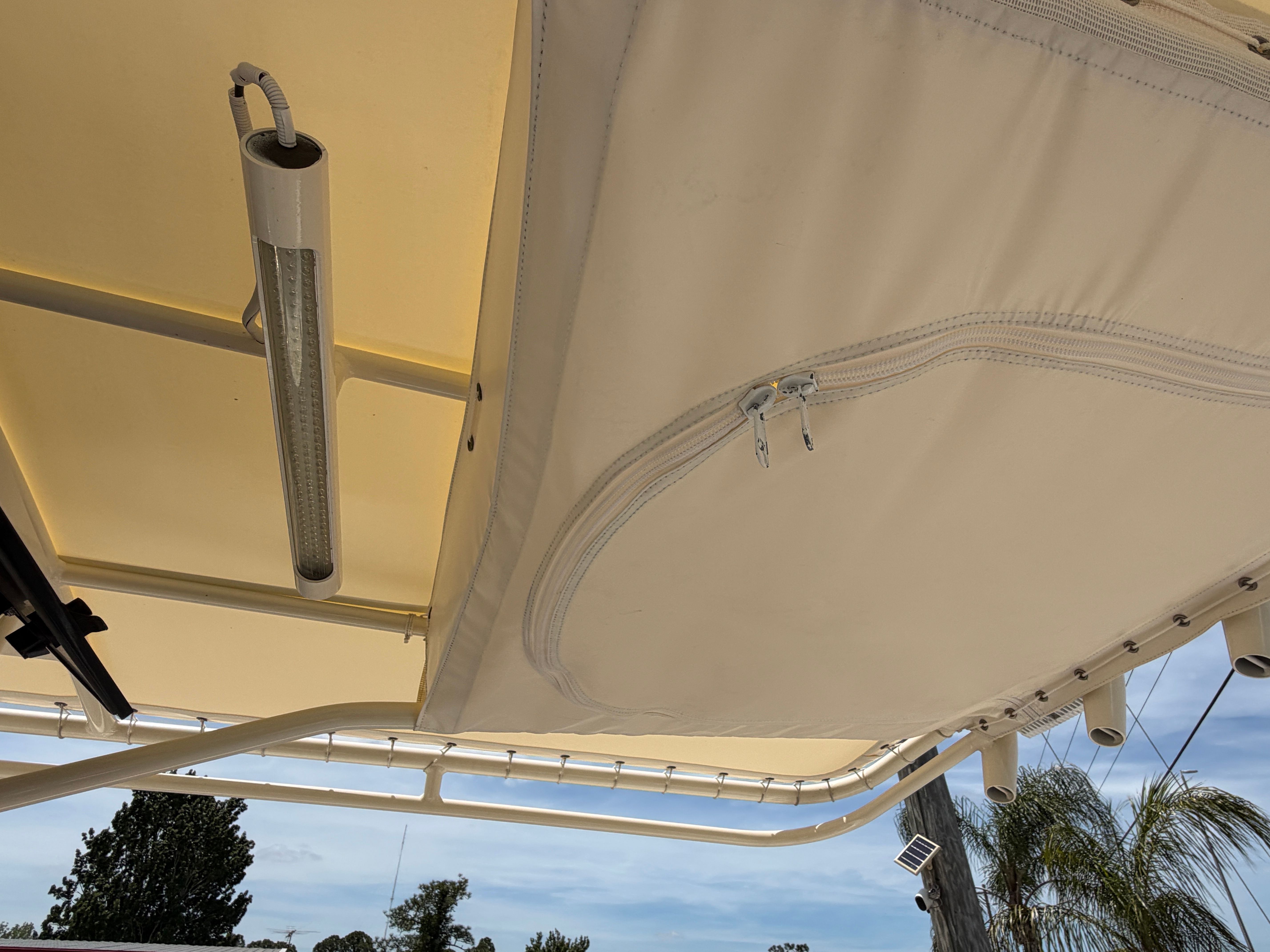 McKee Craft 24 FREEDOM 2004 boat canopy with lighting.