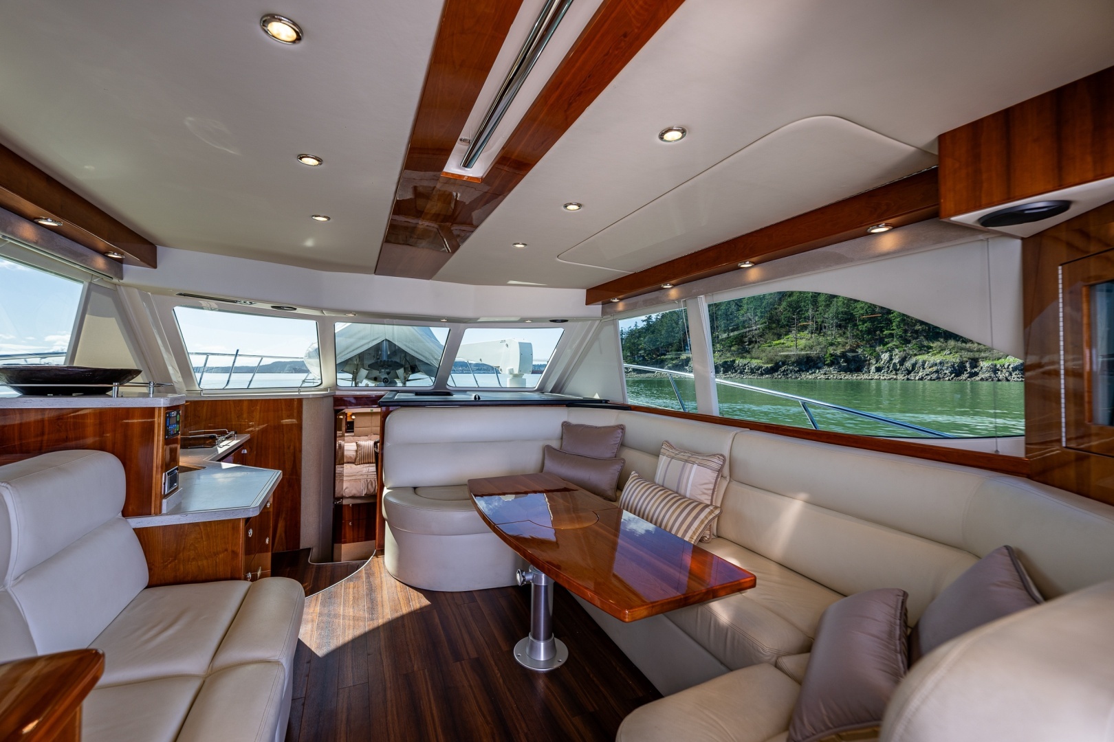 2011 Riviera 43 Open Flybridge - Image 15