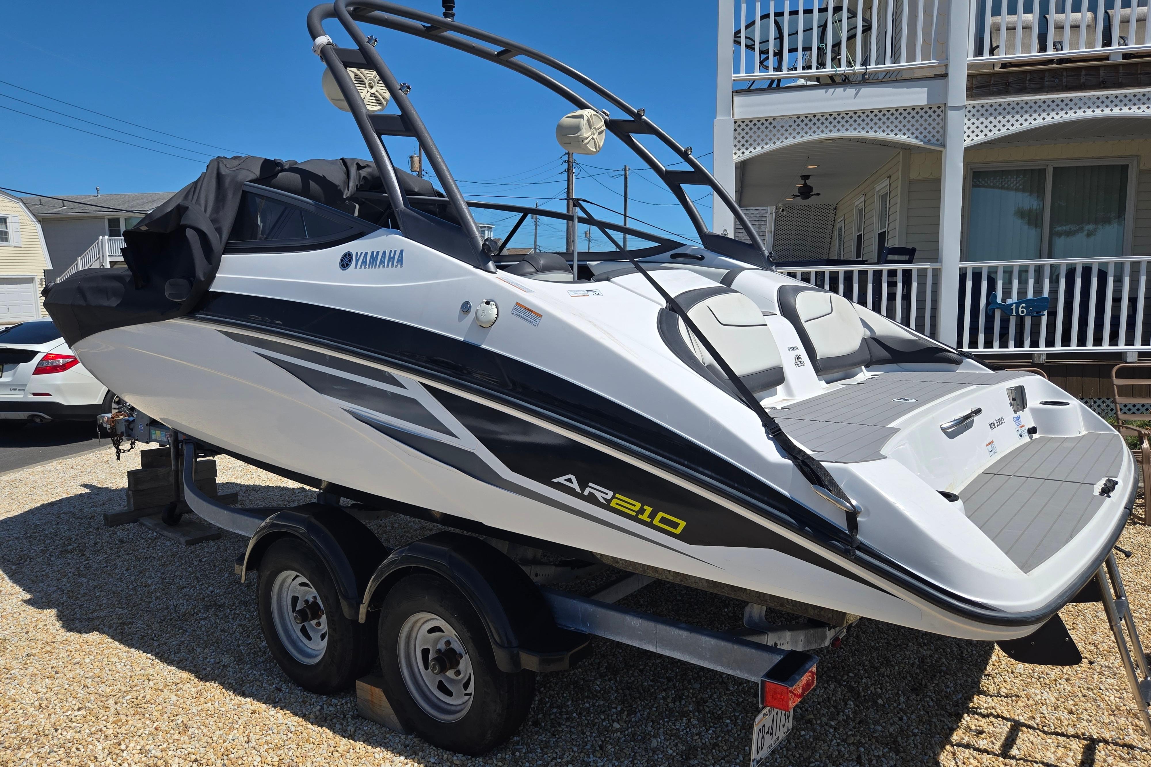 2018 Yamaha Boats AR210