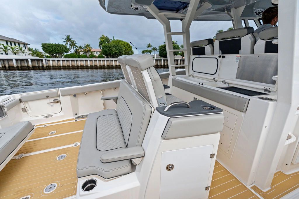 2022 Pursuit 428 Sport - 15